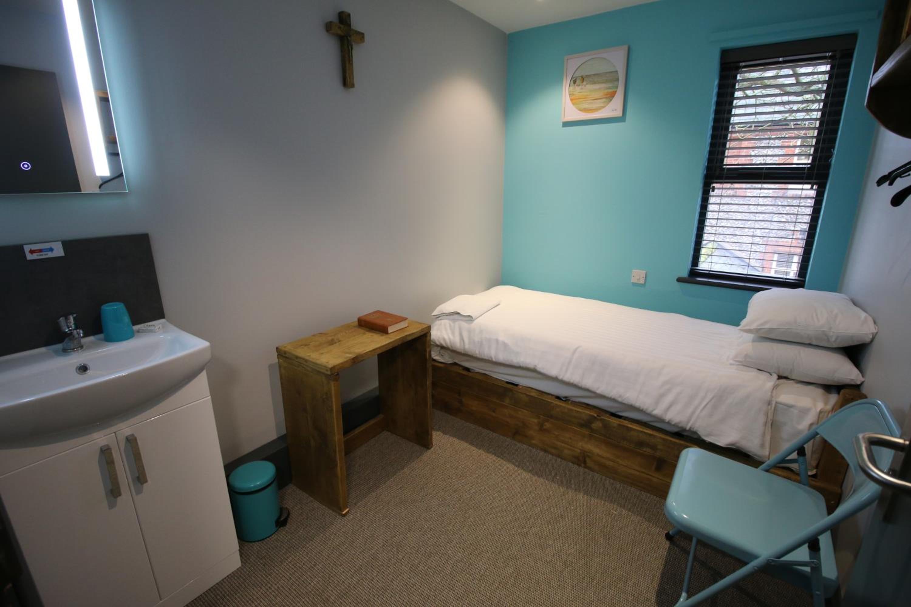 Standard Single Room with Shared Bathroom