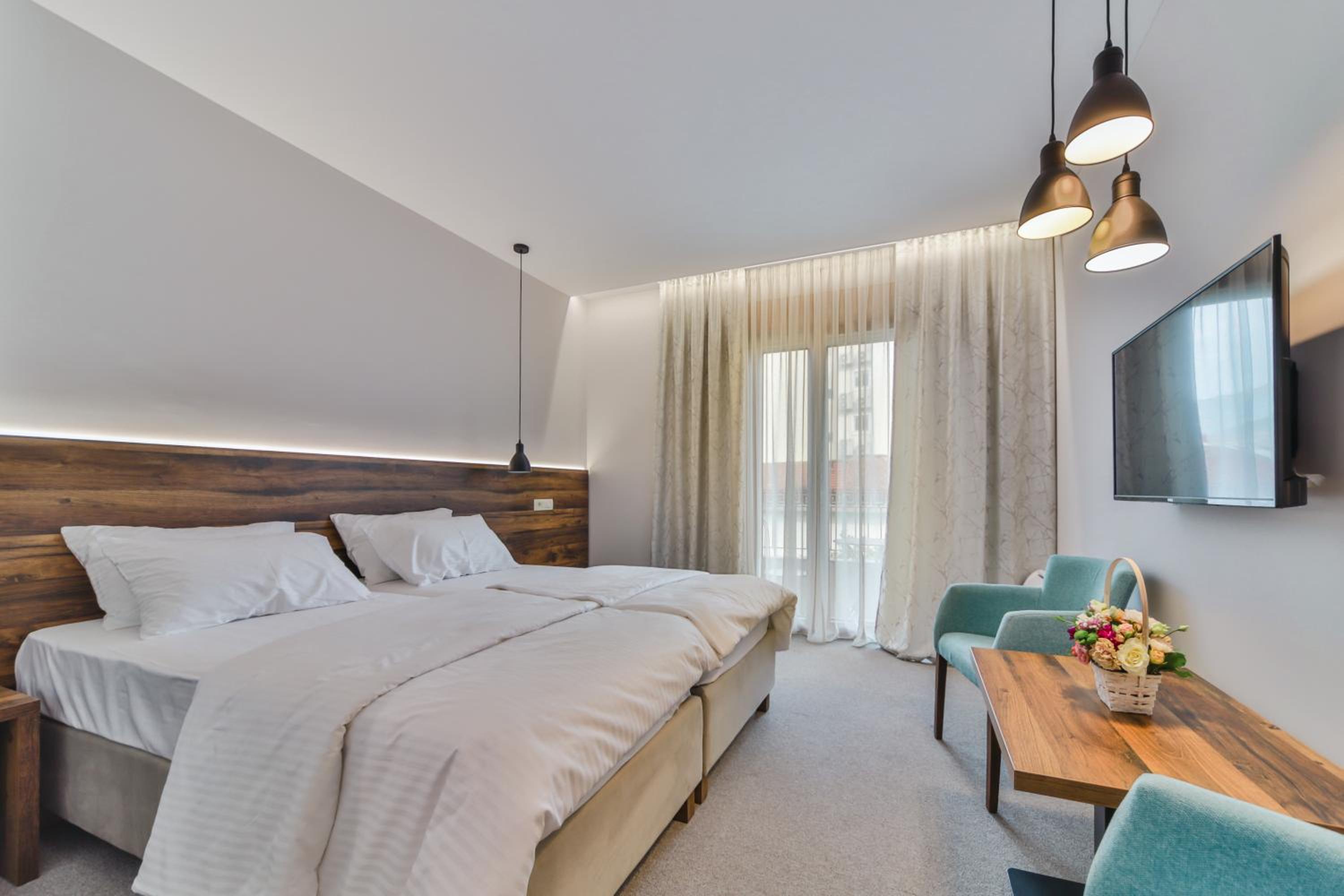 Deluxe Double or Twin Room - Photo 8