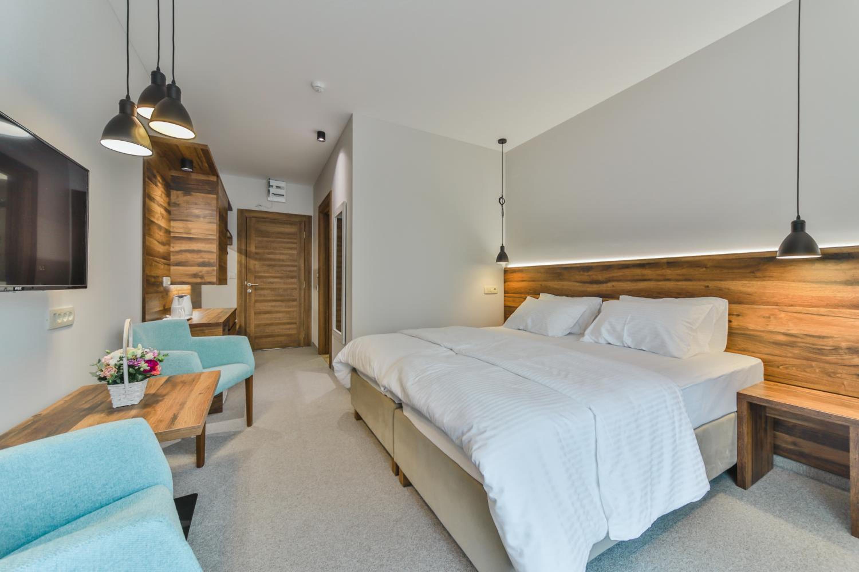Deluxe Double or Twin Room - Photo 7