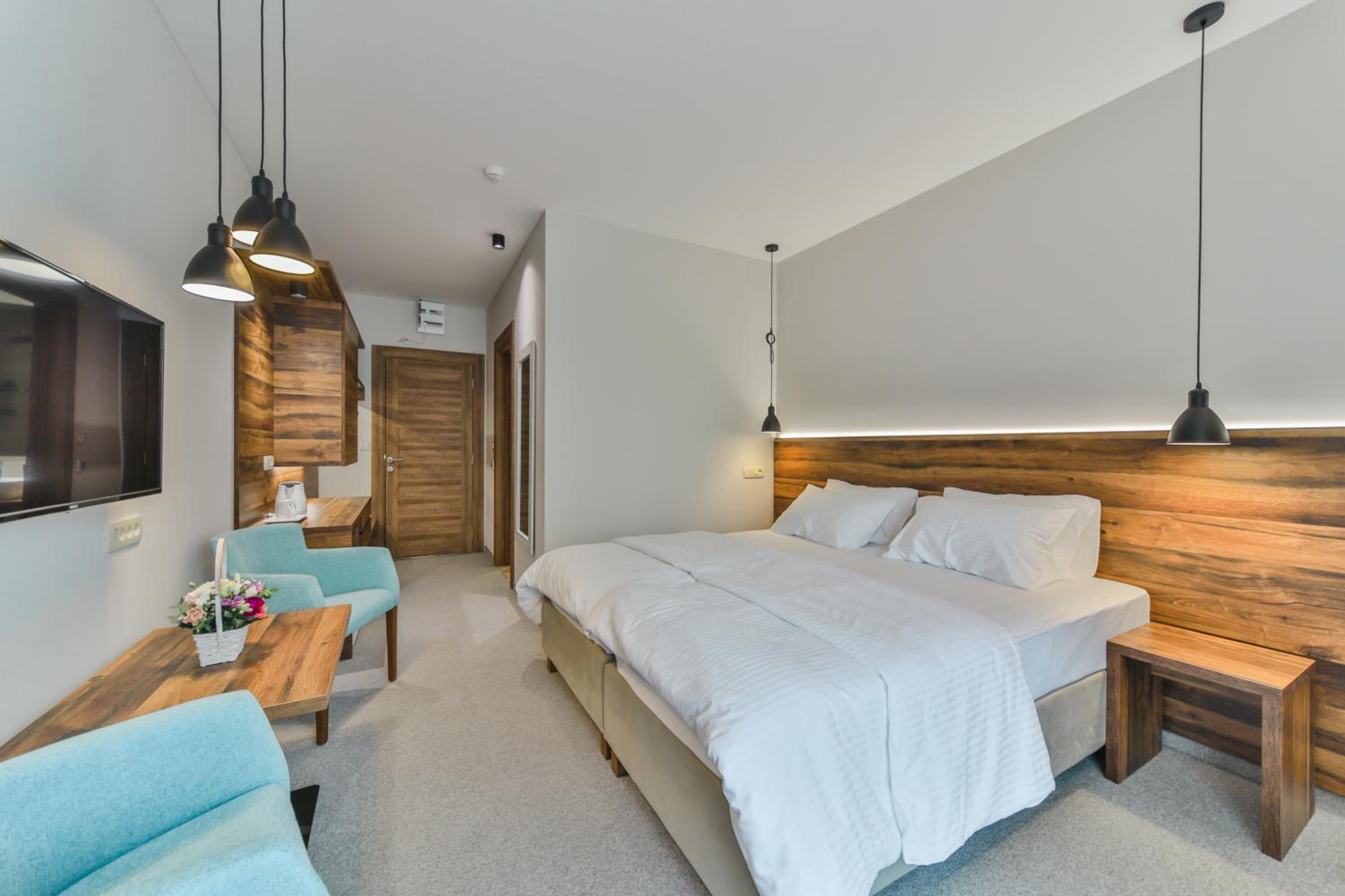 Deluxe Double or Twin Room - Photo 5