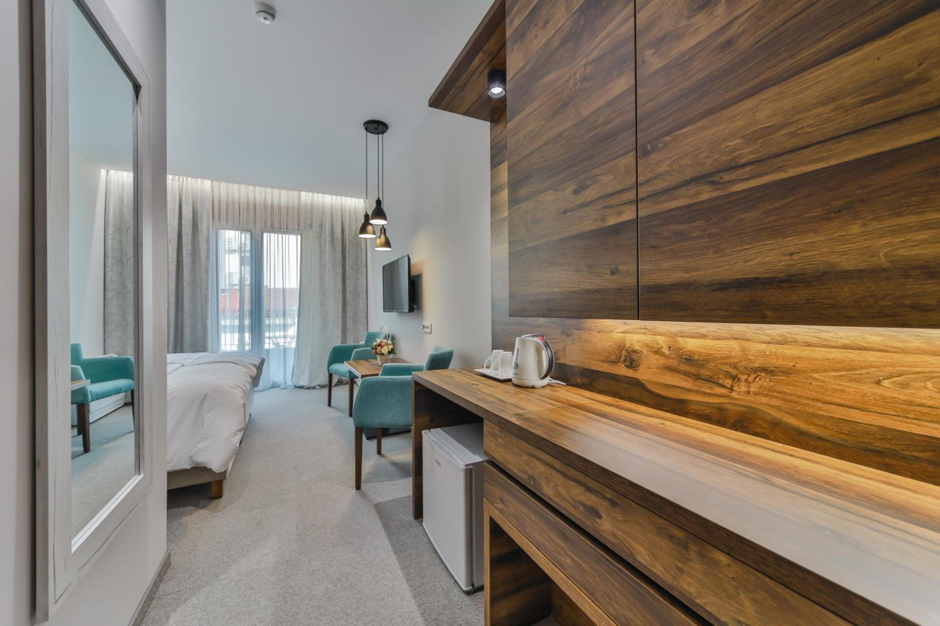 Deluxe Double or Twin Room - Photo 6
