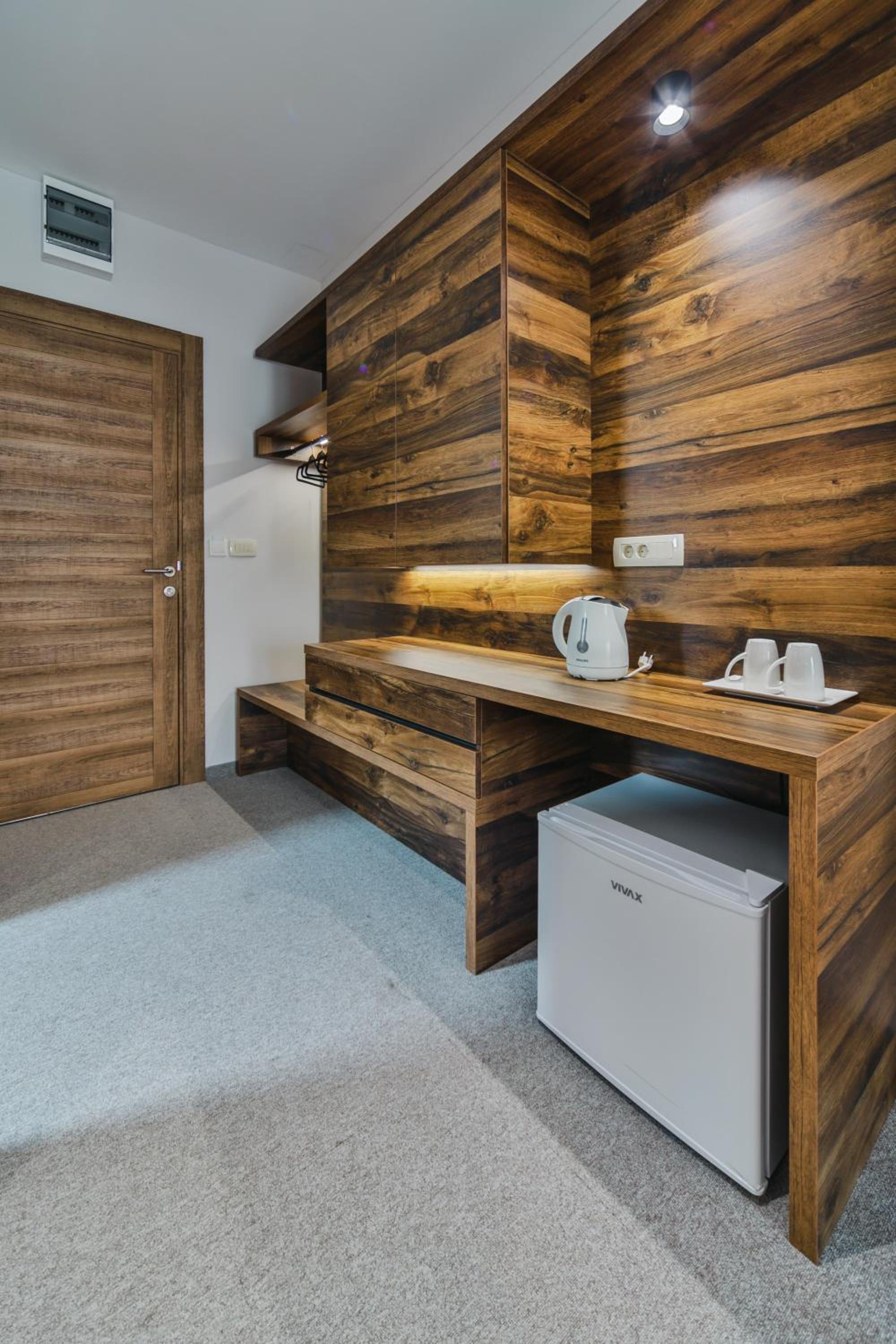 Deluxe Double or Twin Room - Photo 10