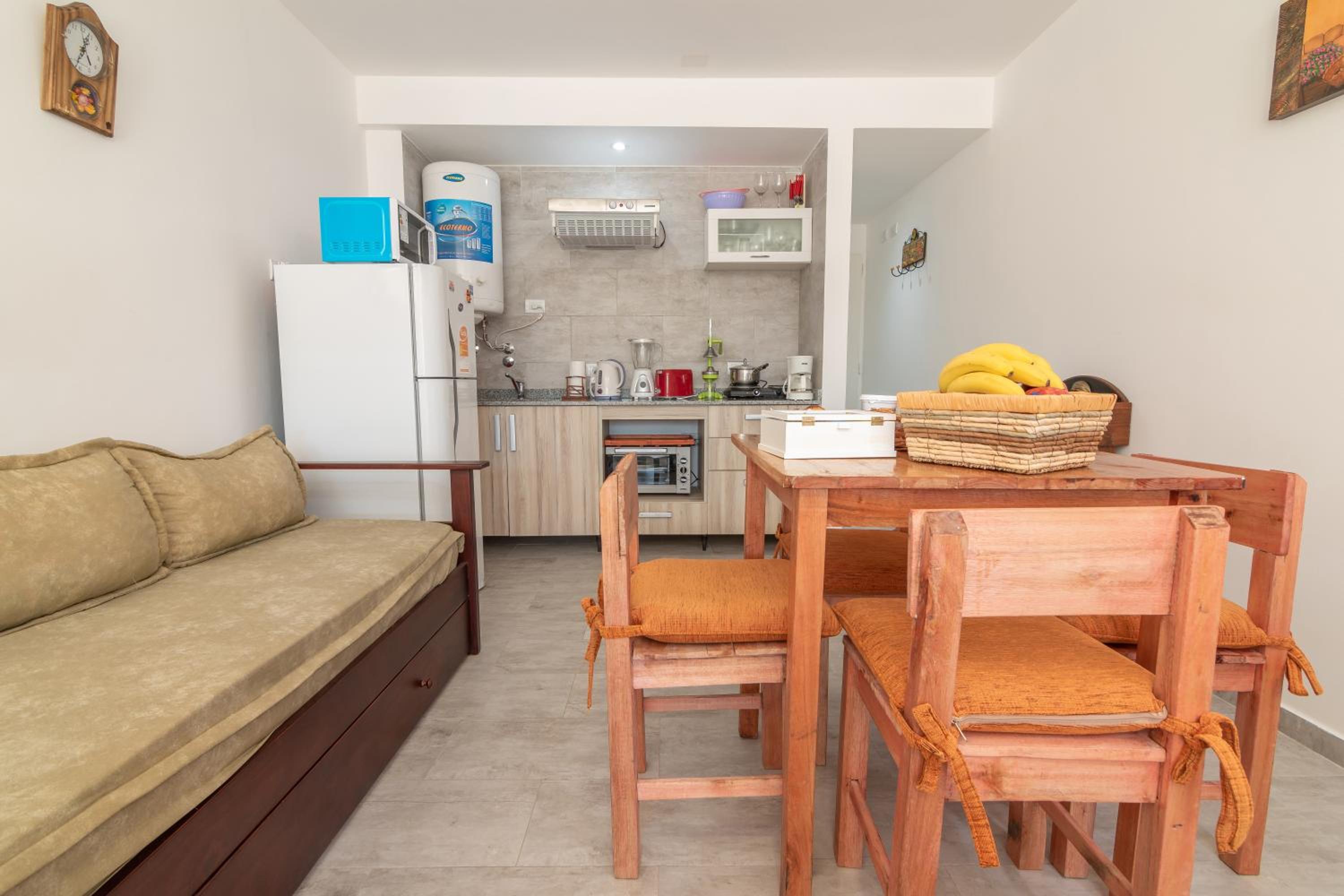 Apartment photo 2