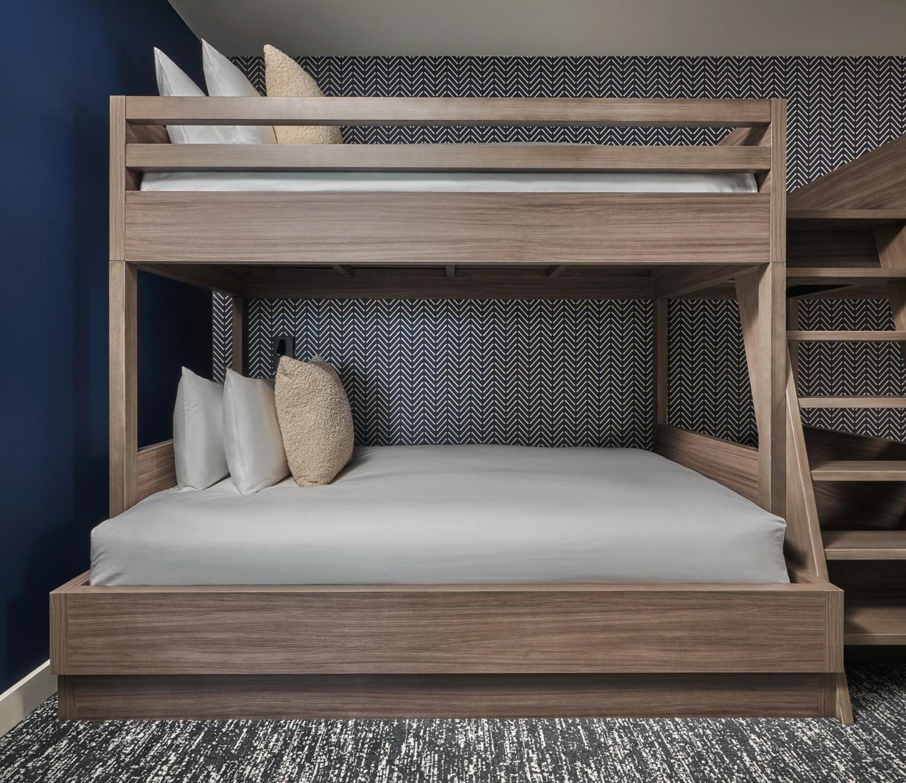 Two Bedroom Peak Residence with King and Bunk Beds photo 1