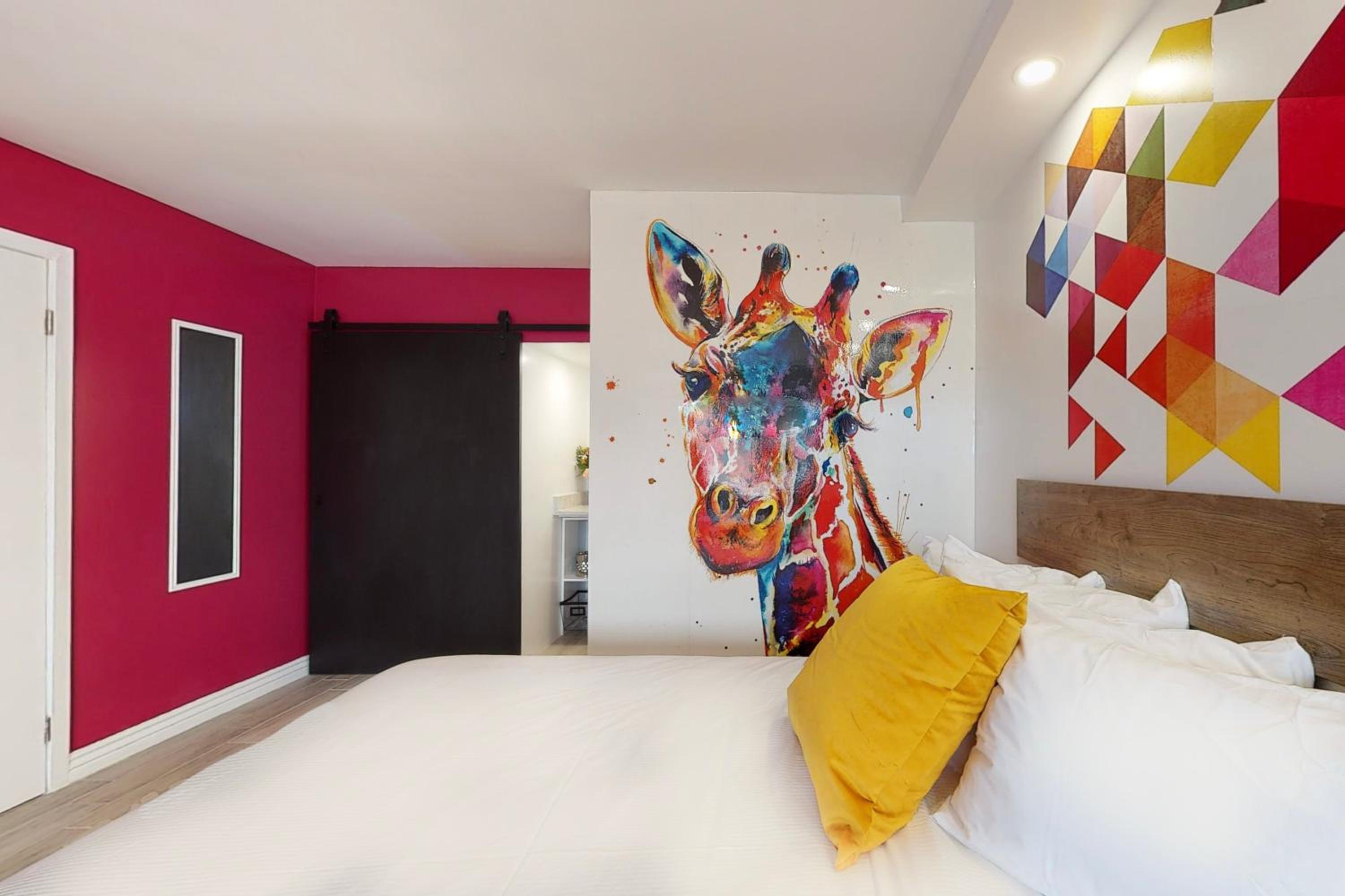 Queen Room with Two Queen Beds - Photo 10