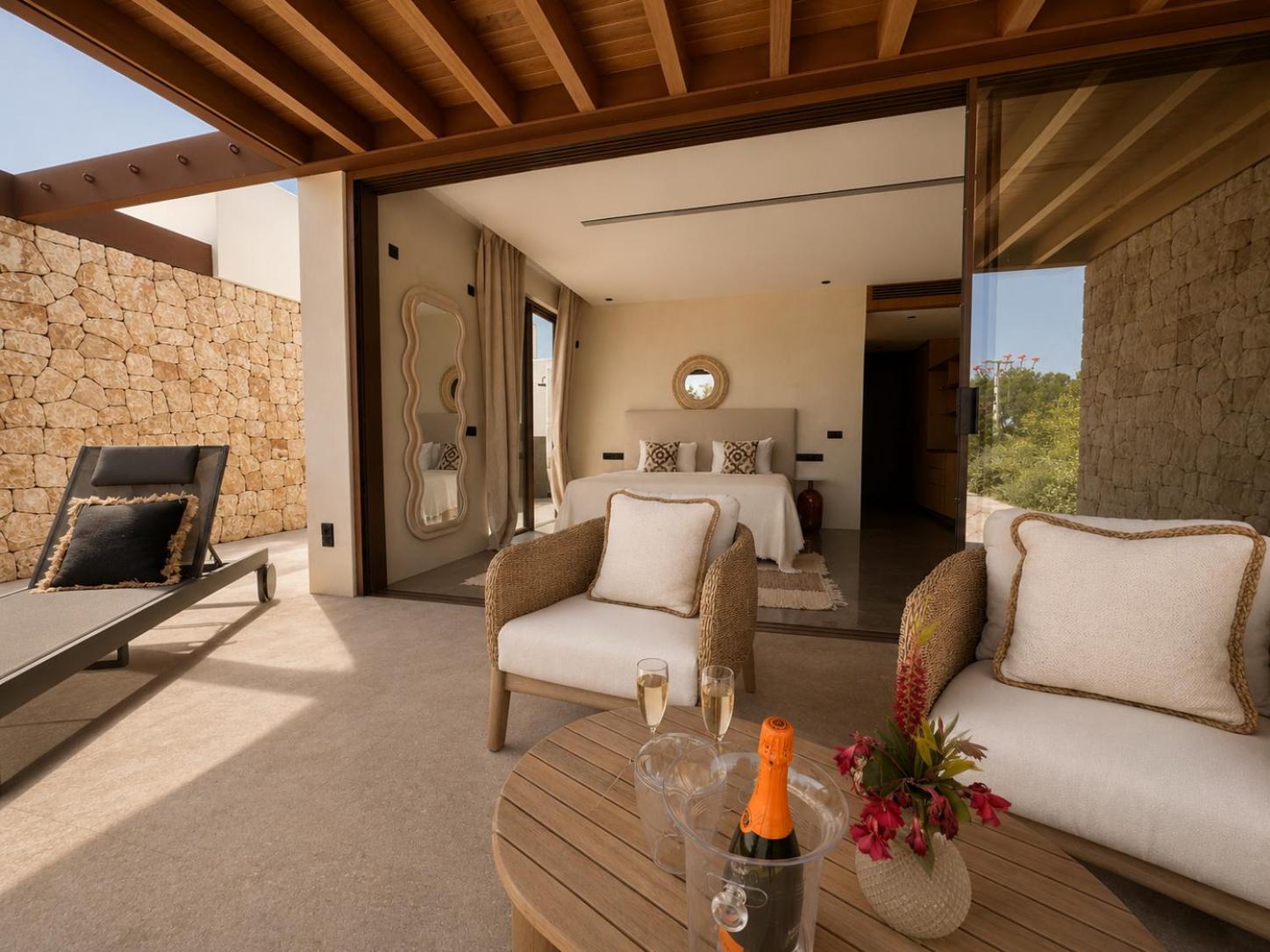 Deluxe Suite with Sea View photo 1