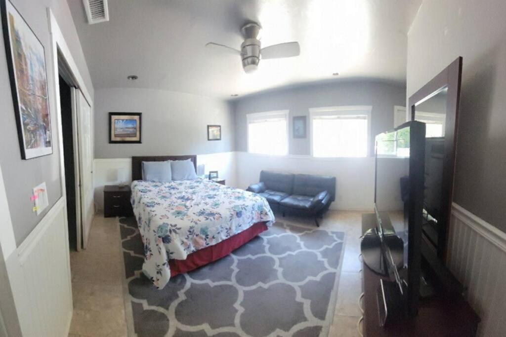 Queen Room photo 3