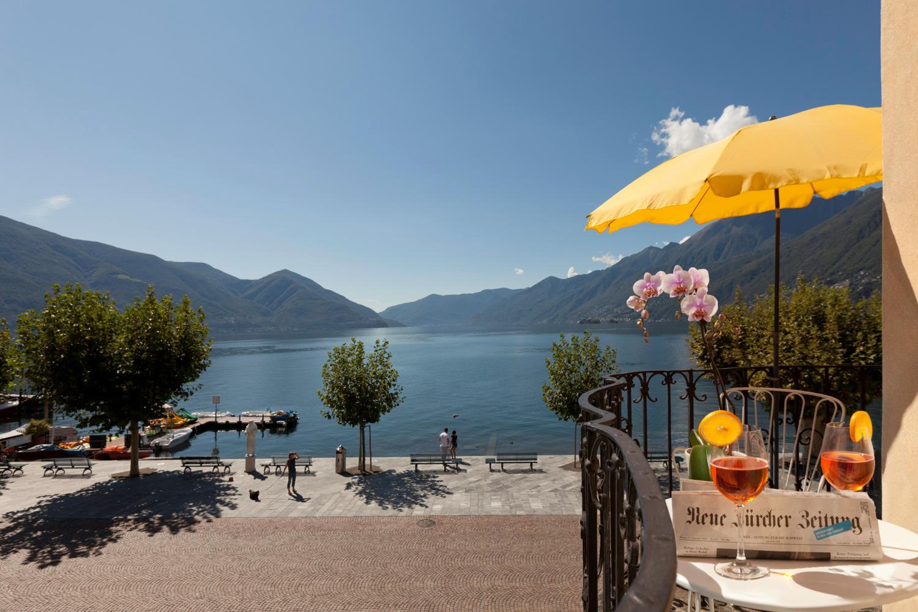 Double Room with Lake View - Photo 4