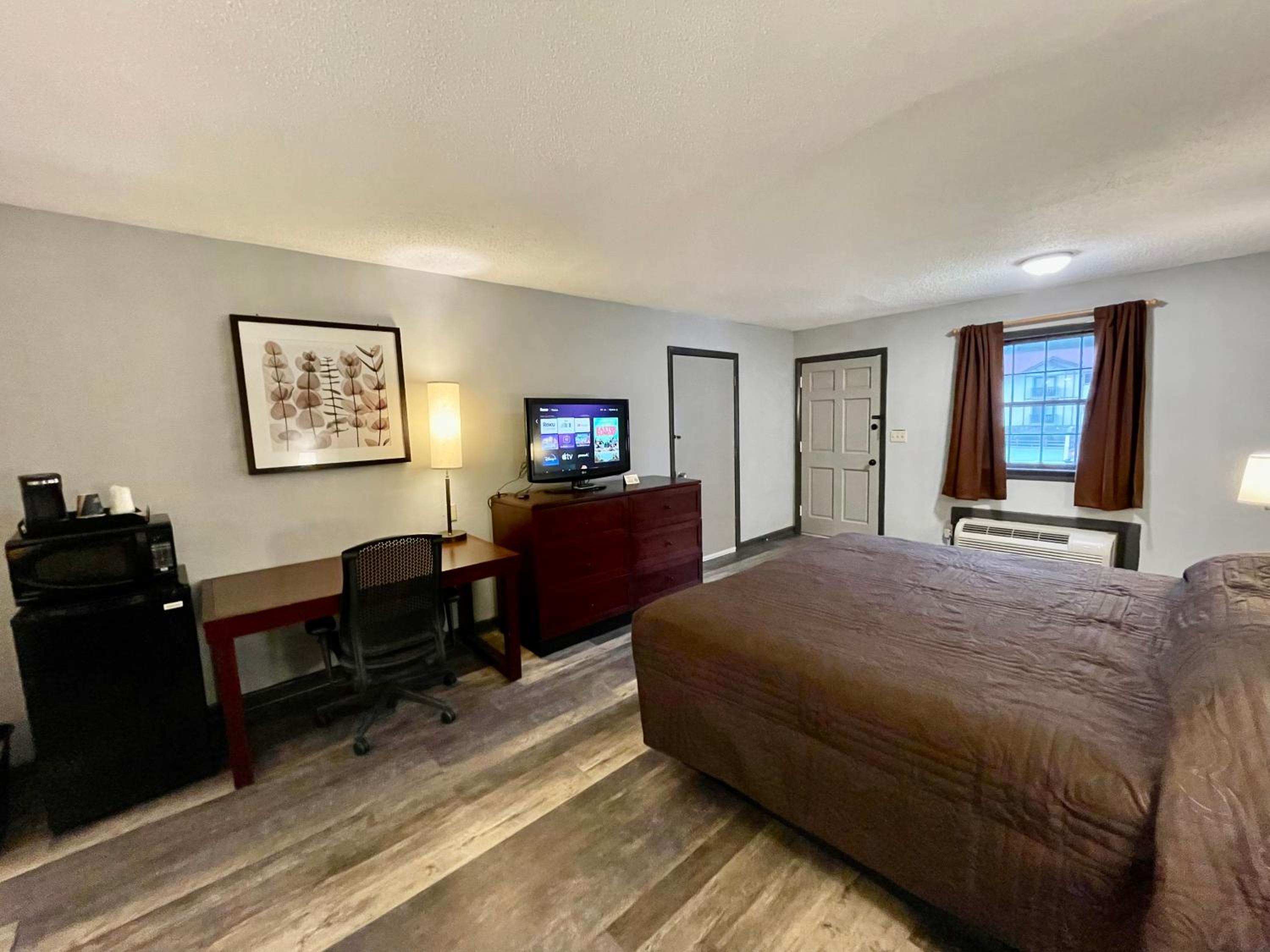 Deluxe King Room - Photo 3