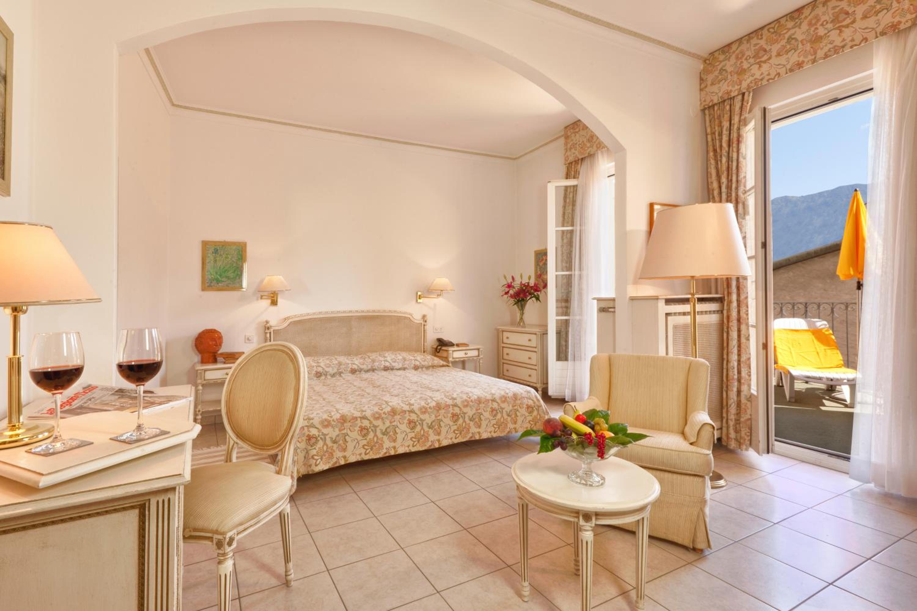 Double Room with Courtyard View - Photo 4