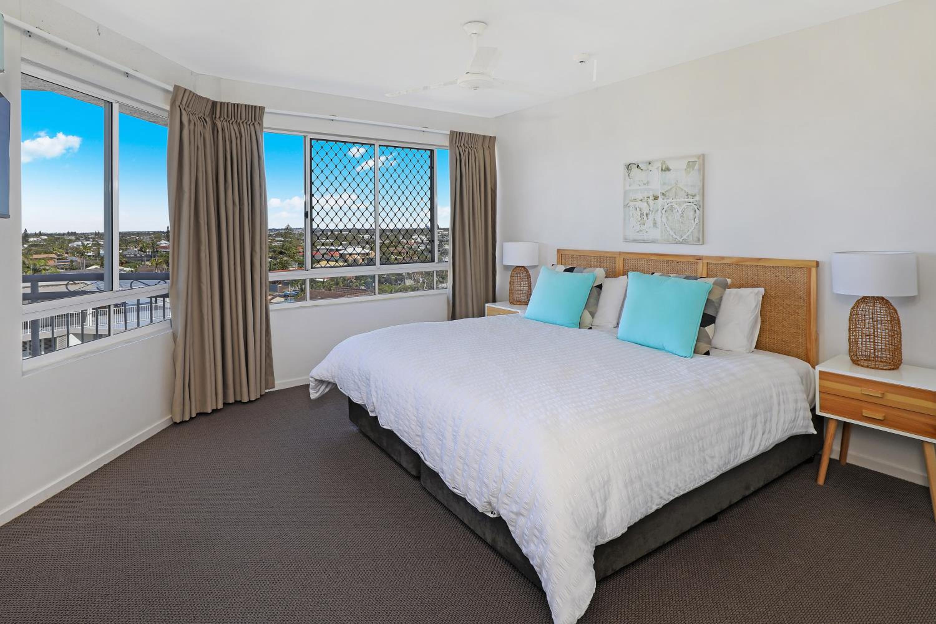 One-Bedroom Apartment with Ocean View