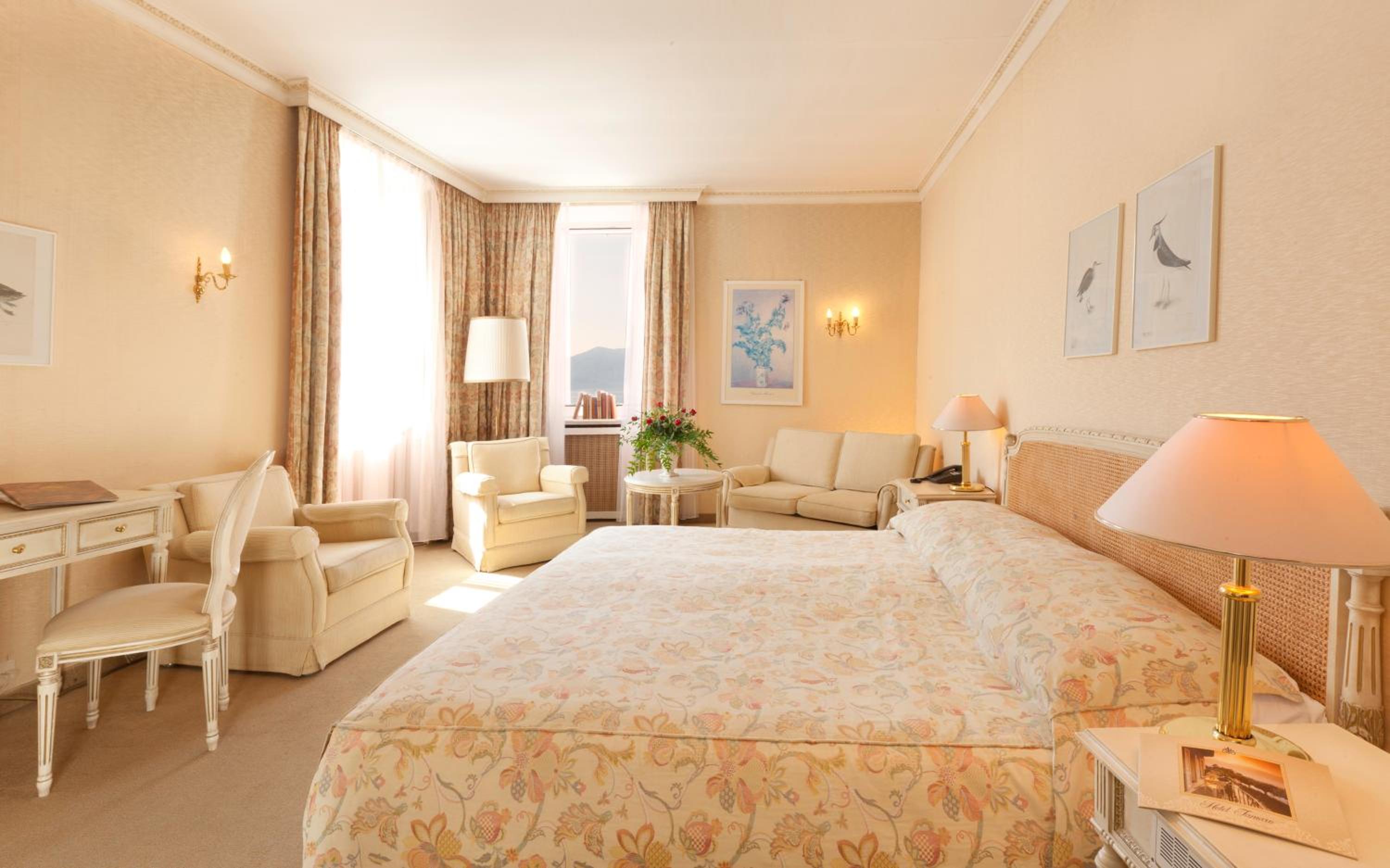 Double Room with Lake View - Photo 7