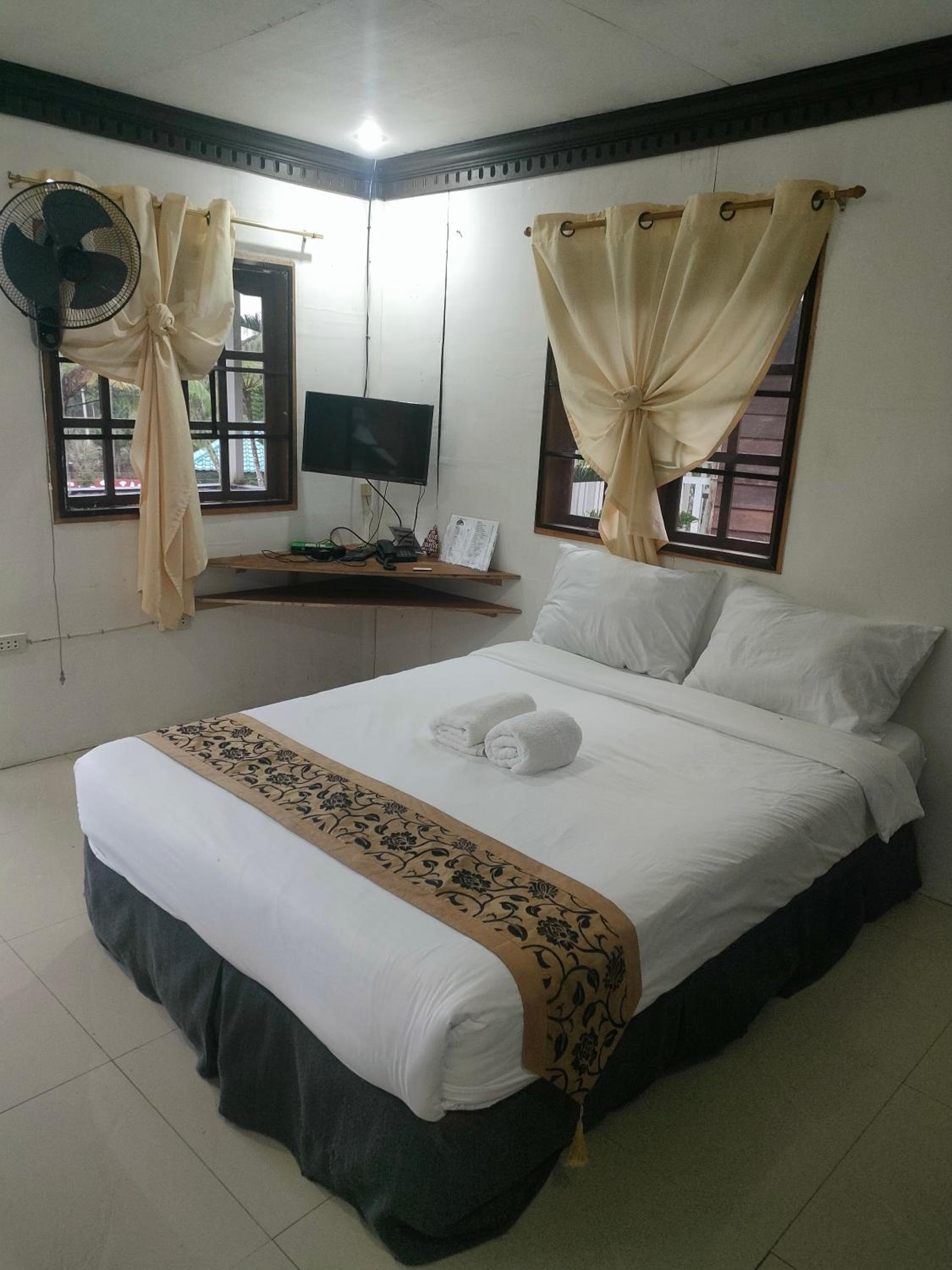 Quadruple Room with Lake View photo 1