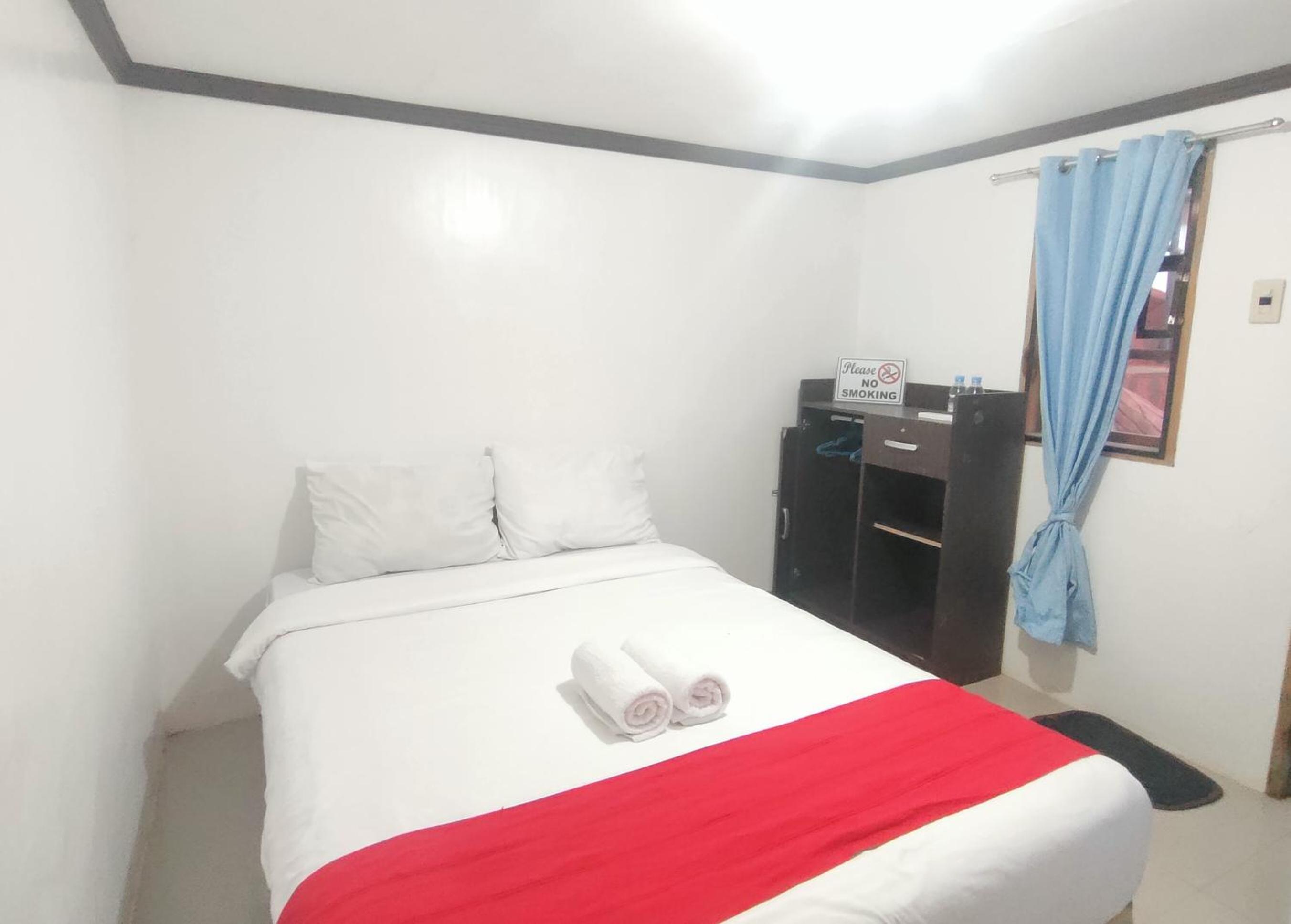 Quadruple Room with Lake View photo 2