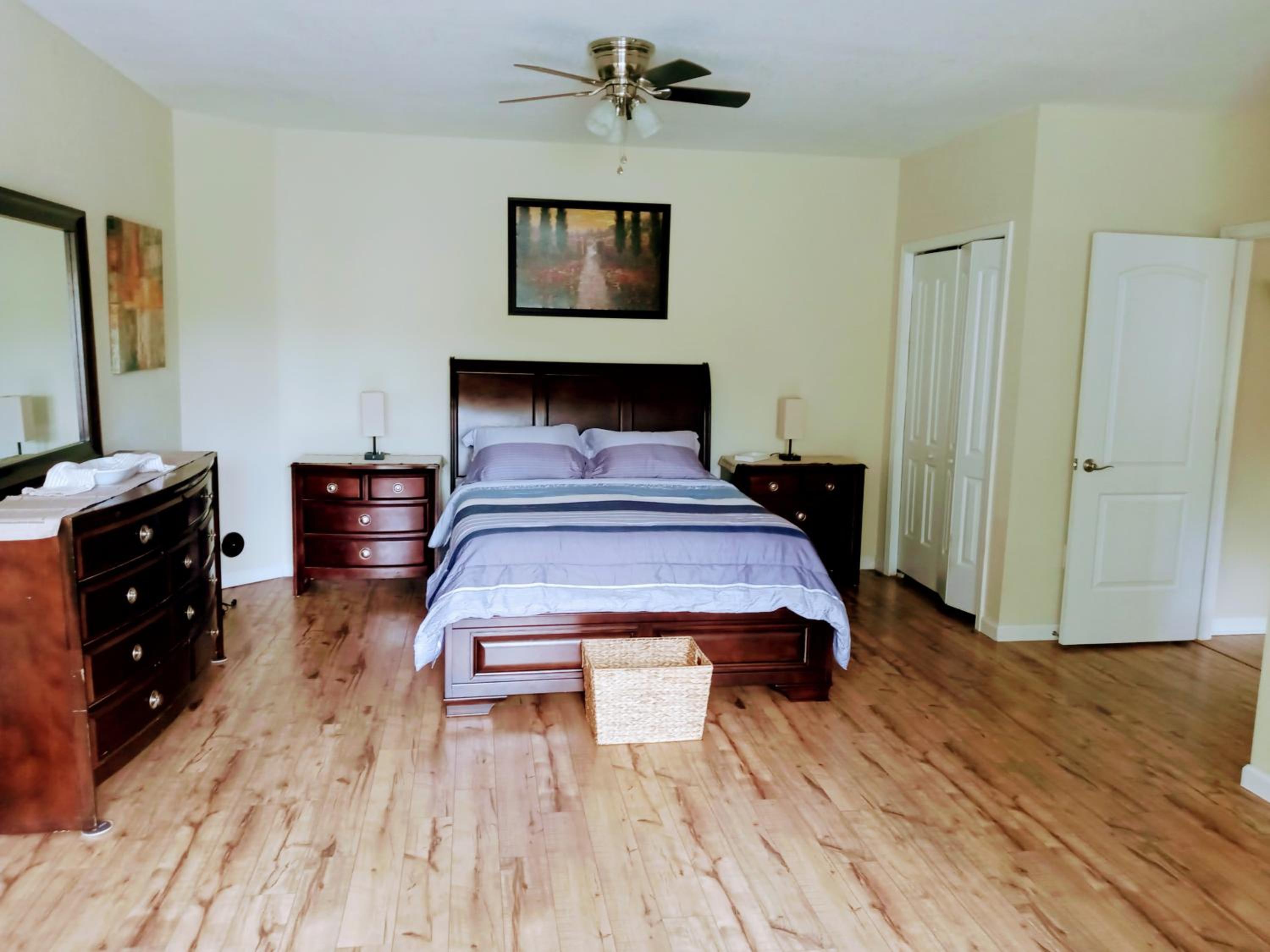 Family Room with Private Bathroom photo 1