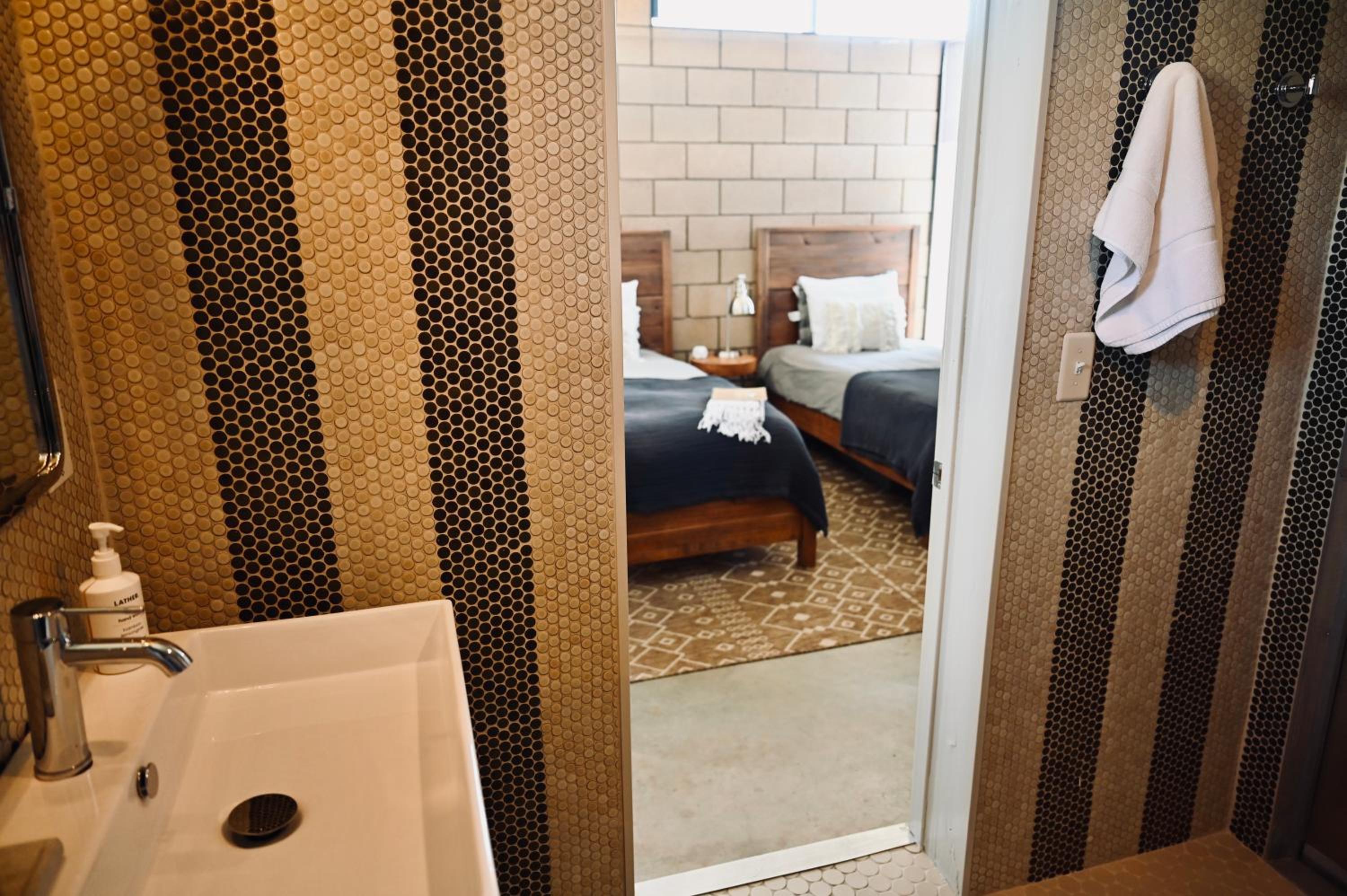 Deluxe Double or Twin Room - Photo 7