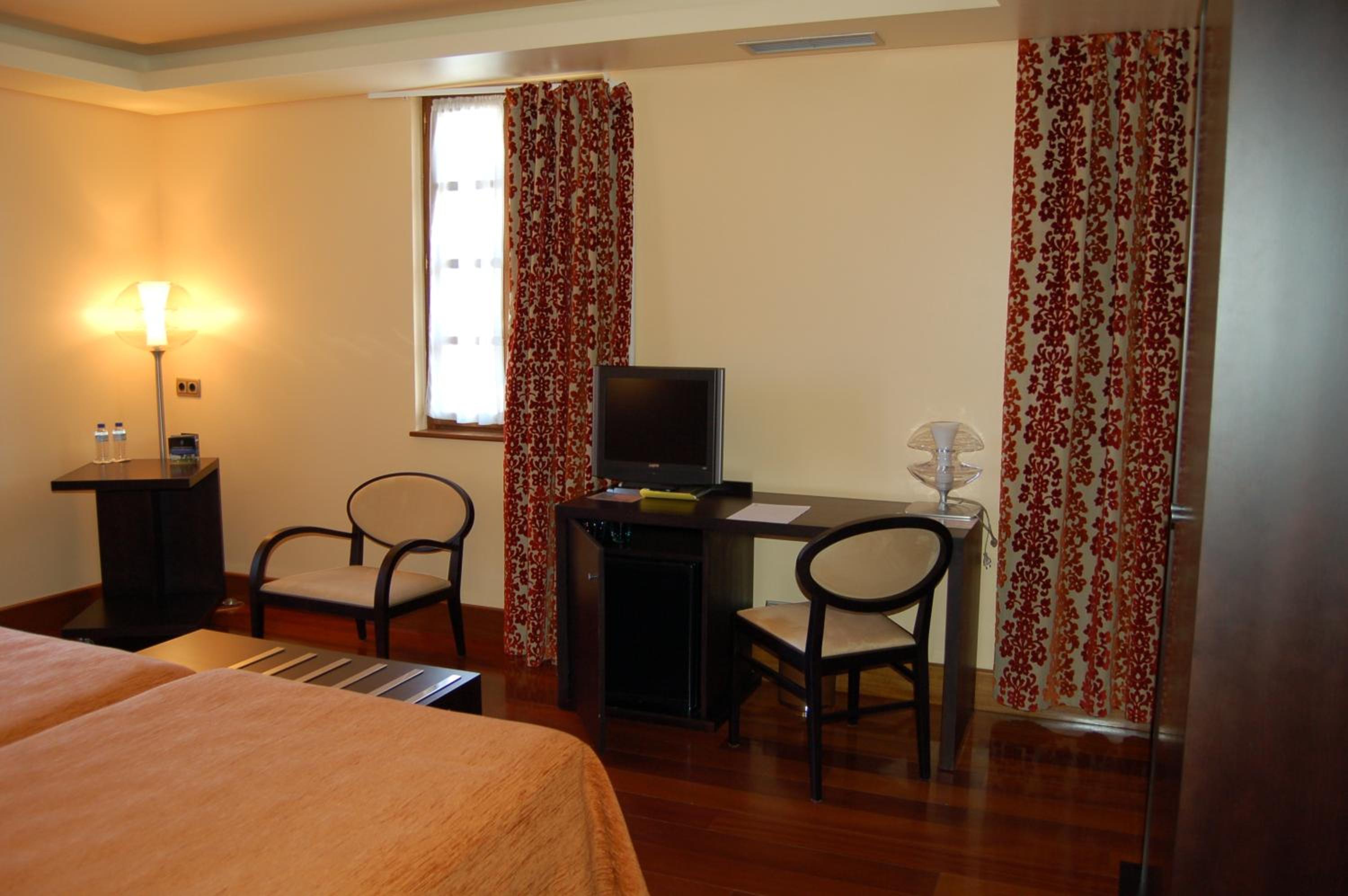 Double or Twin Room - Photo 4