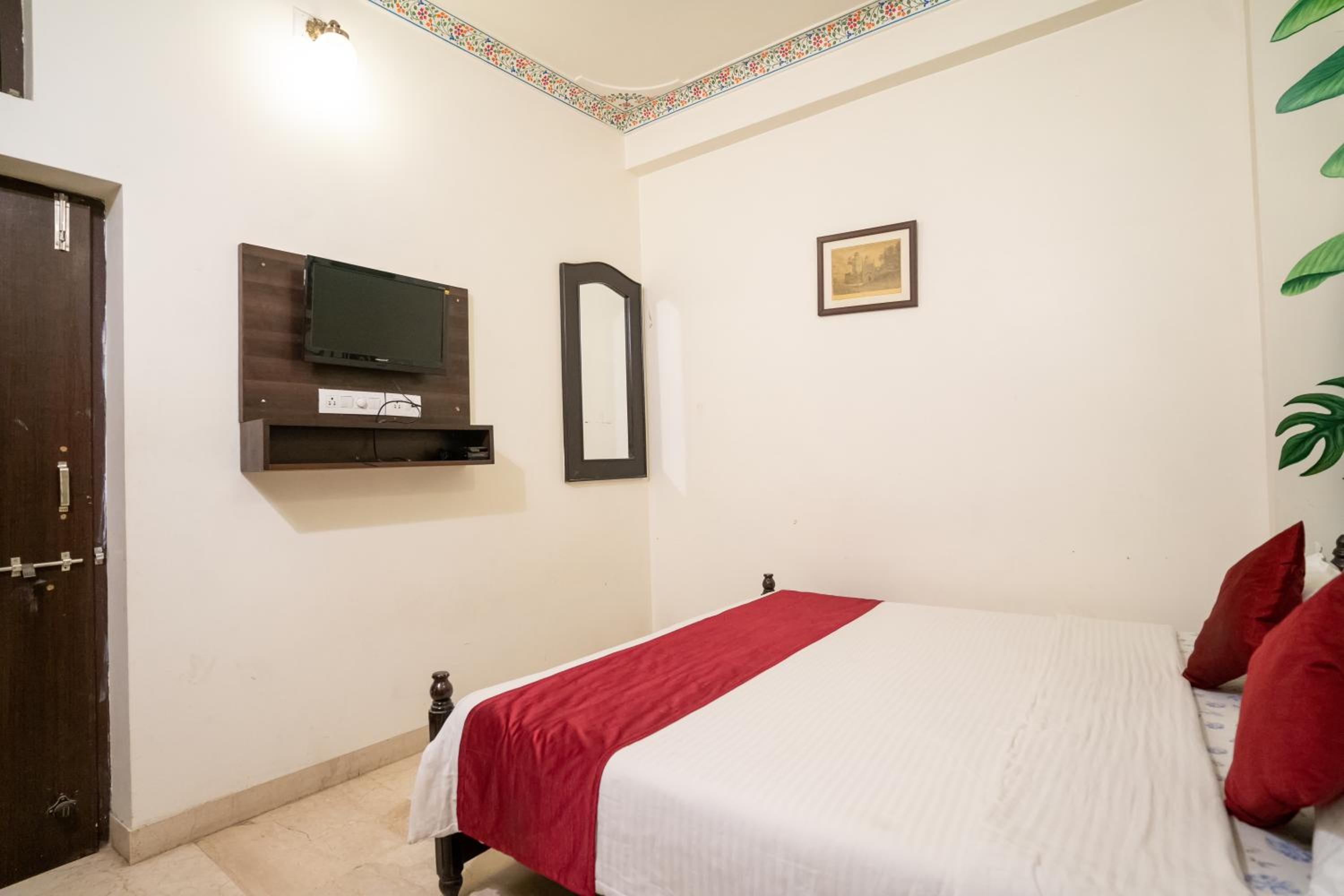 Standard Double Room with Fan - Photo 3