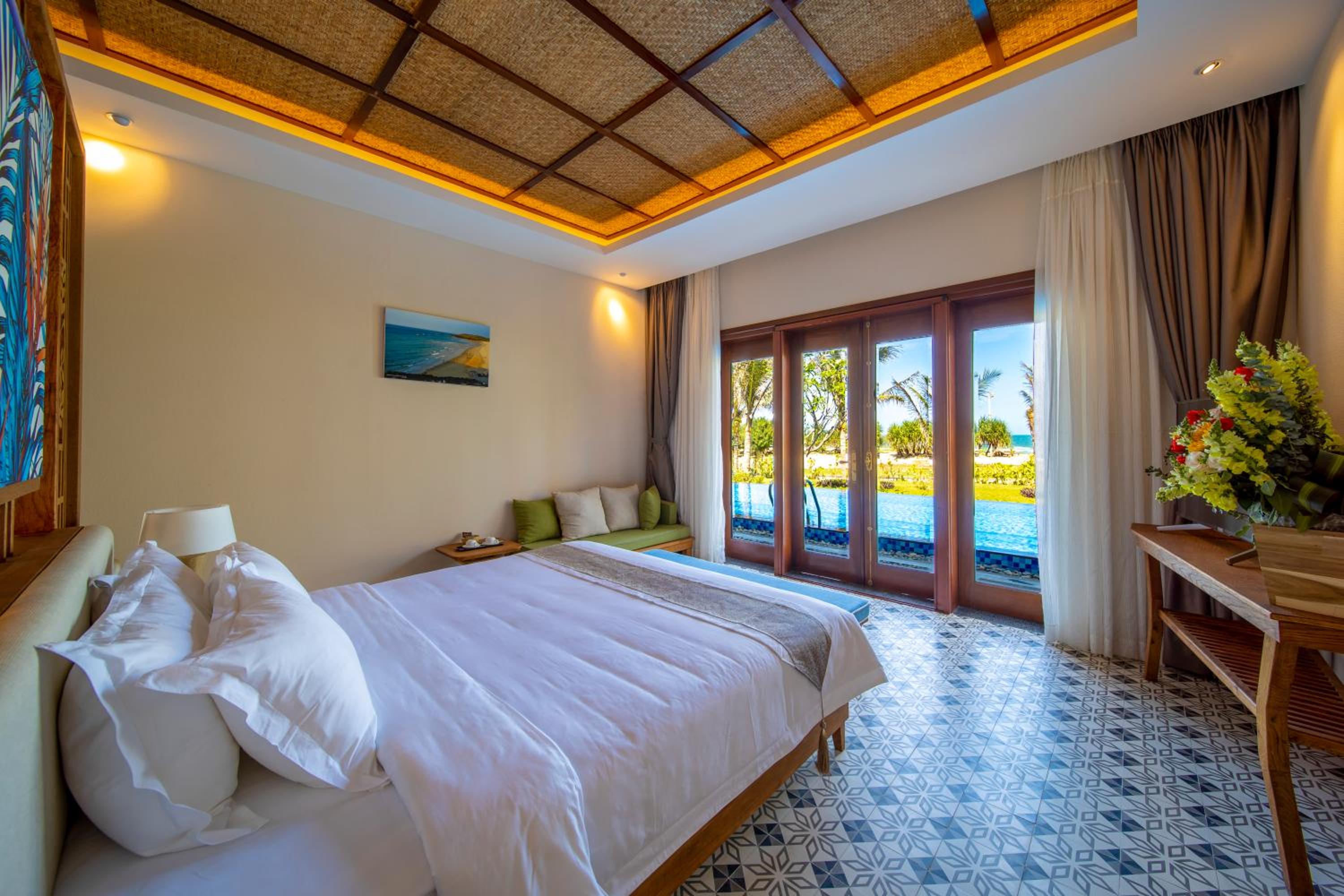 One Bedroom Villa Beach Front with Private Pool - Photo 2