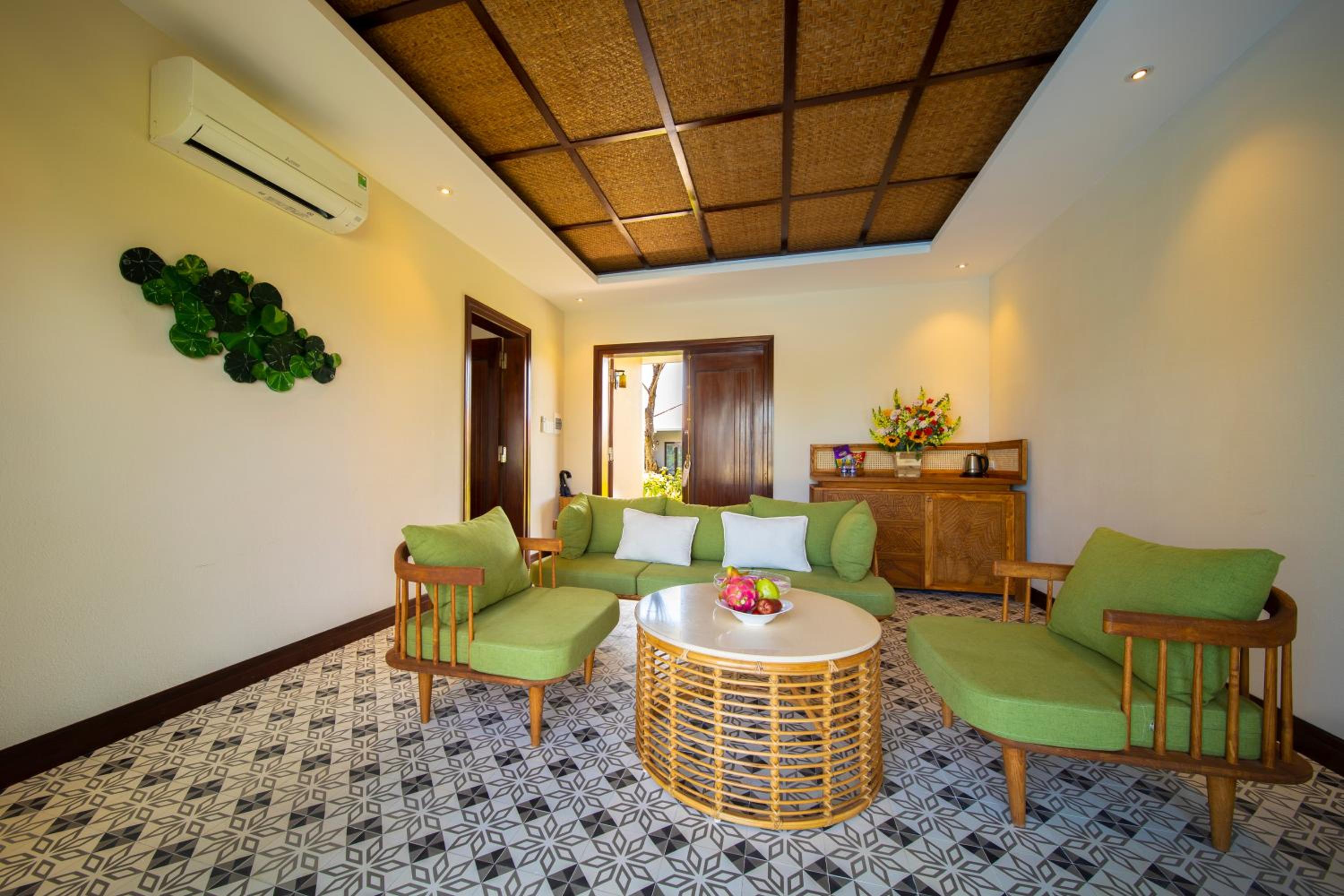 One Bedroom Villa Beach Front with Private Pool - Photo 4
