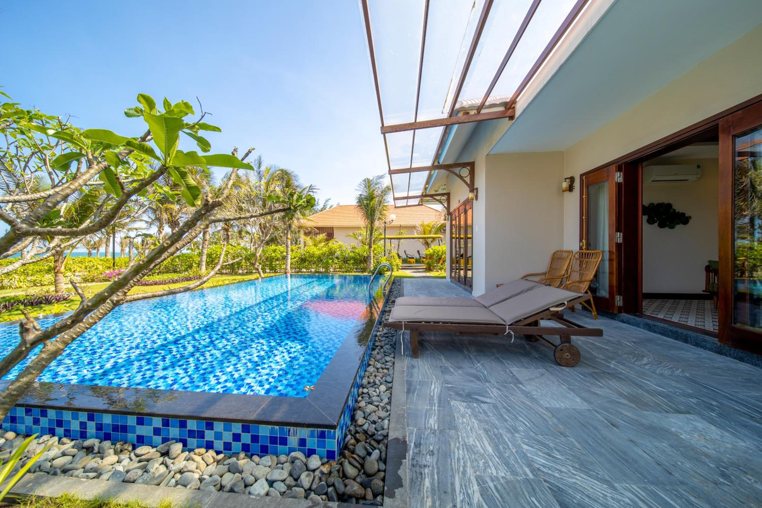 One Bedroom Villa Beach Front with Private Pool - Photo 9