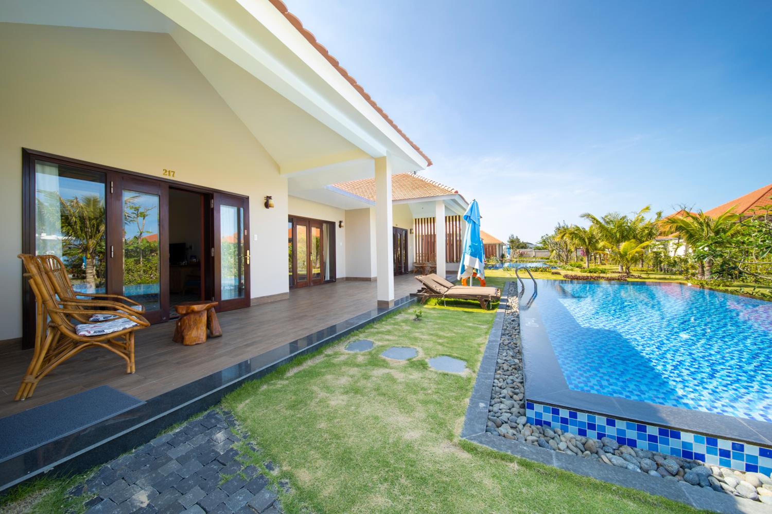 Two Bedroom Villa with Private Pool - Photo 5