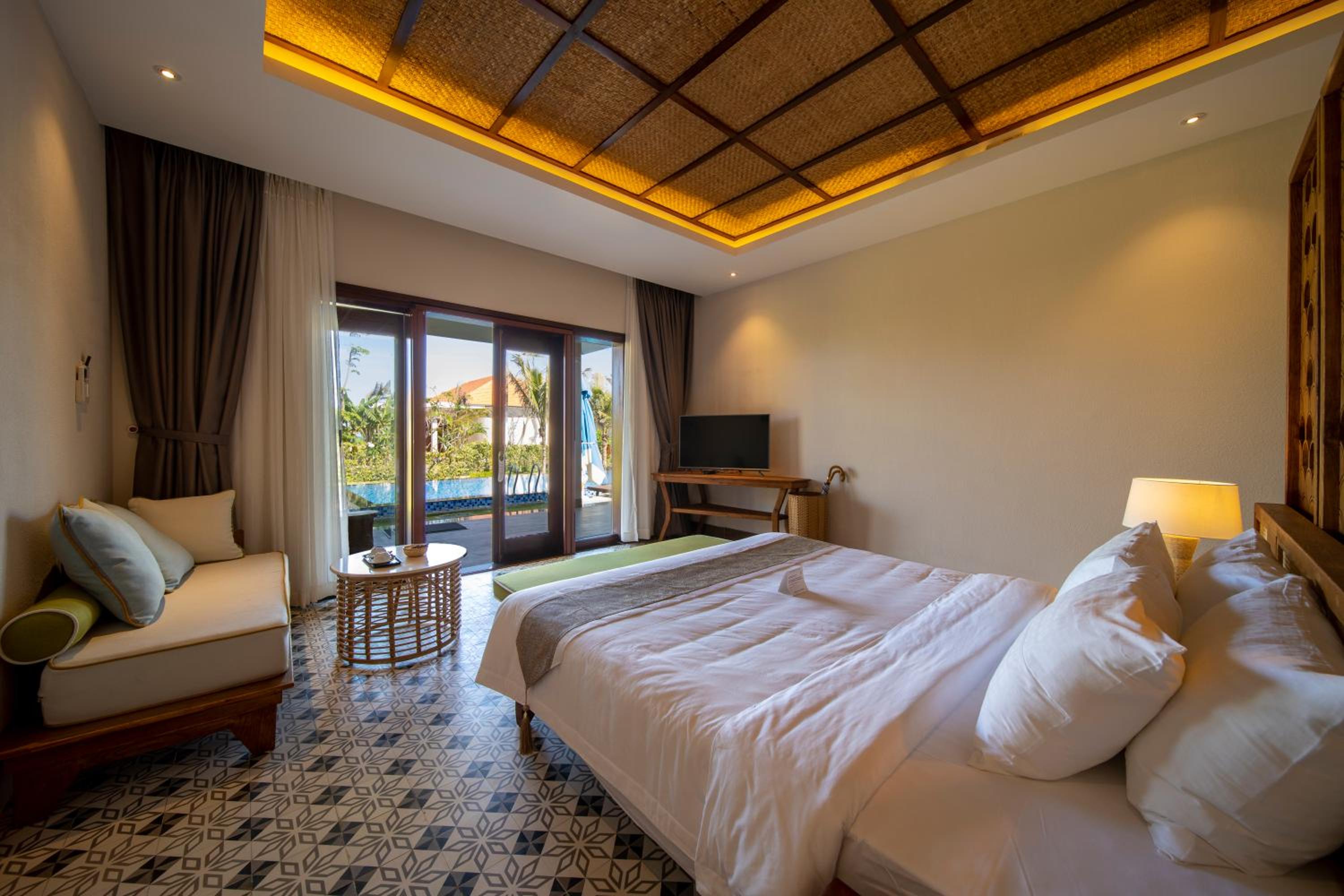 Two Bedroom Villa with Private Pool - Photo 8