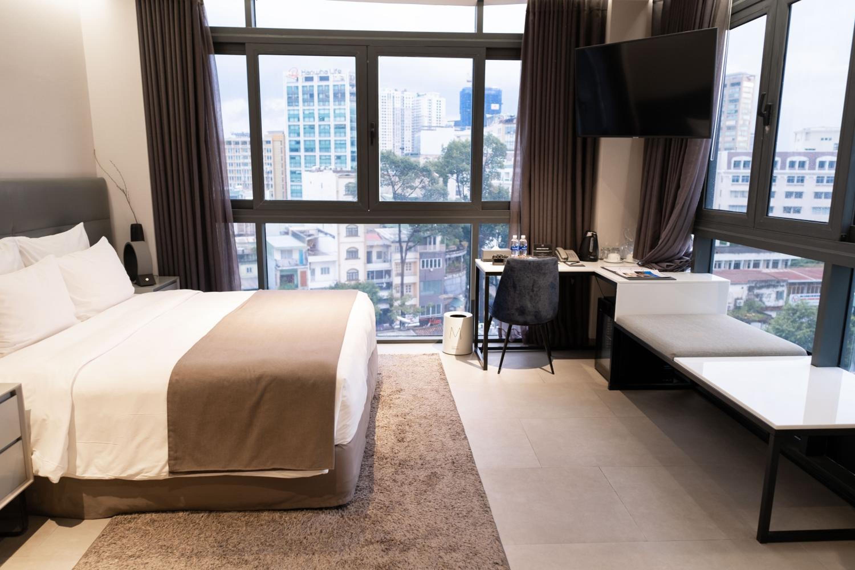 Contemporary Suite photo 3