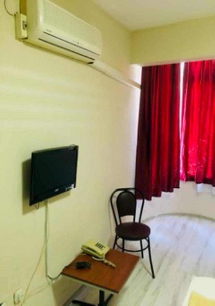 Budget Double Room photo 3
