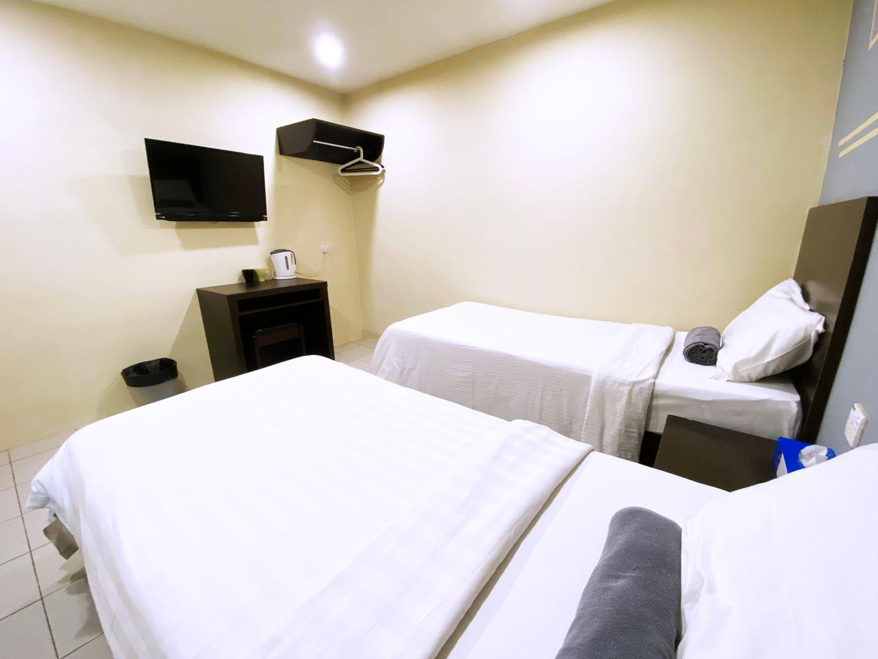 Standard Twin Room photo 3