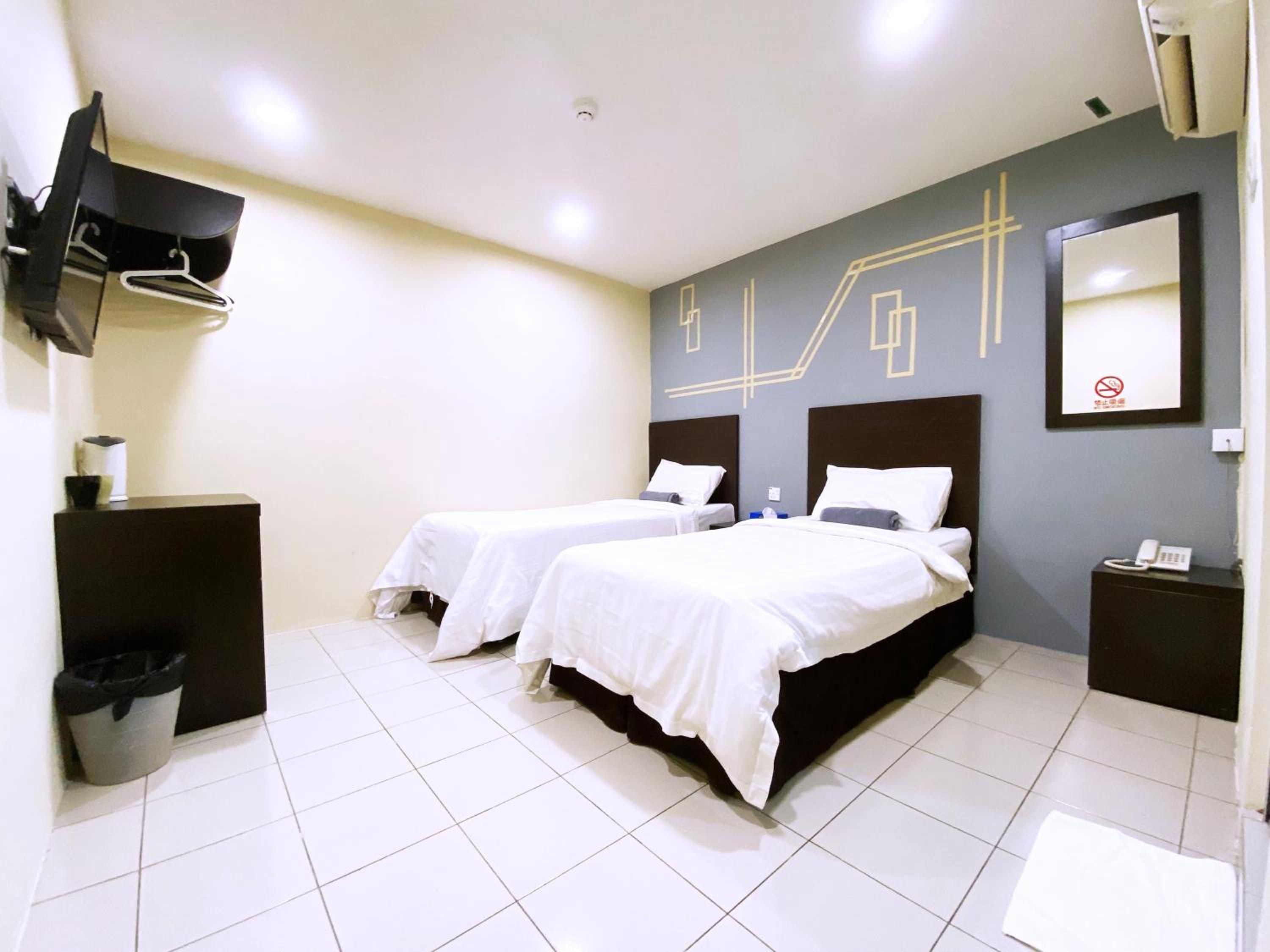Standard Twin Room photo 2