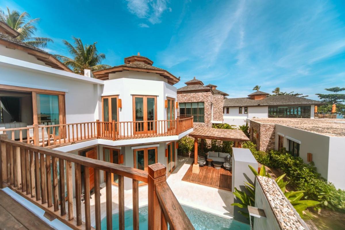 Family Room with Sea View - Photo 3