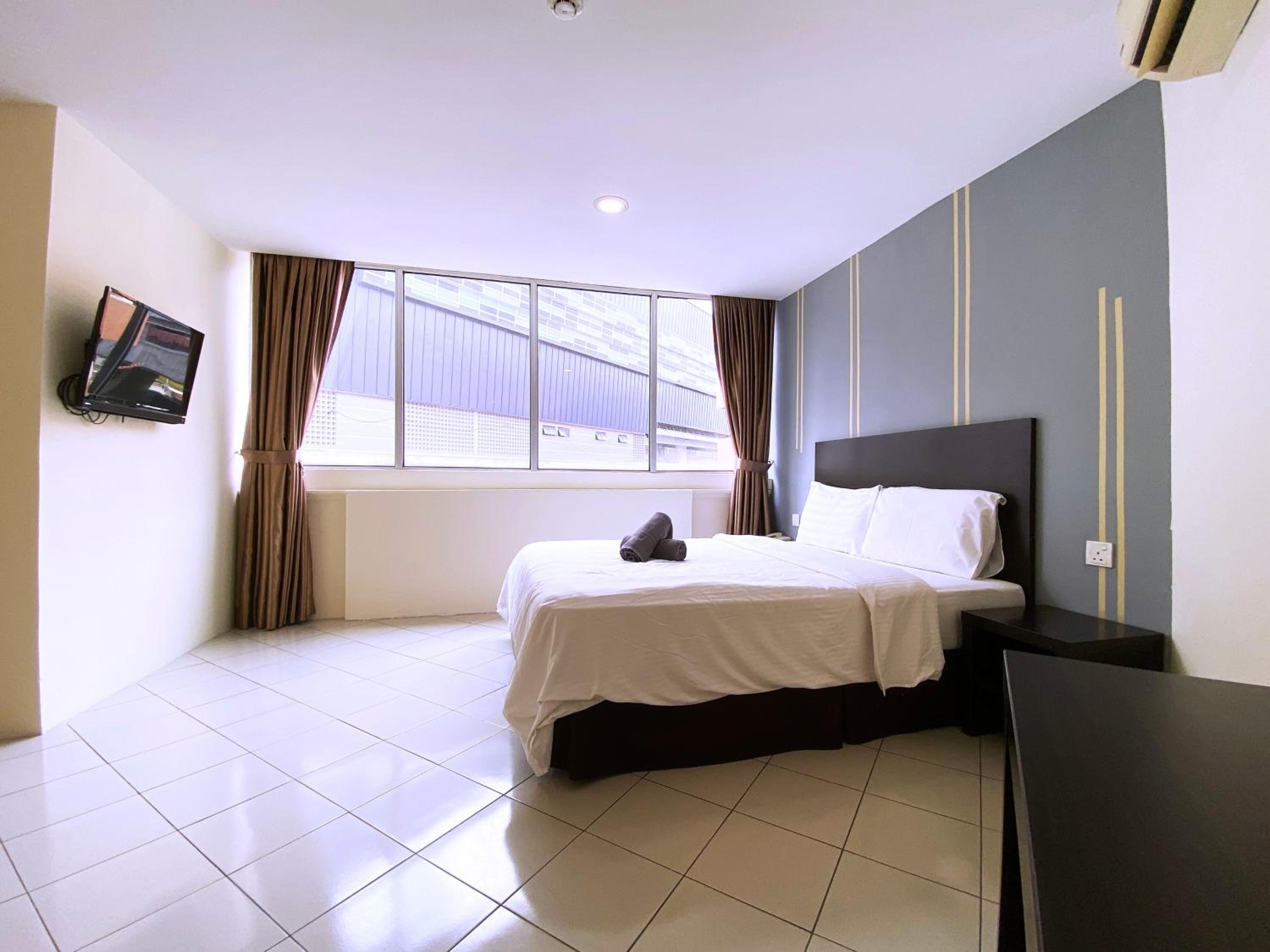 Large Double Room photo 2