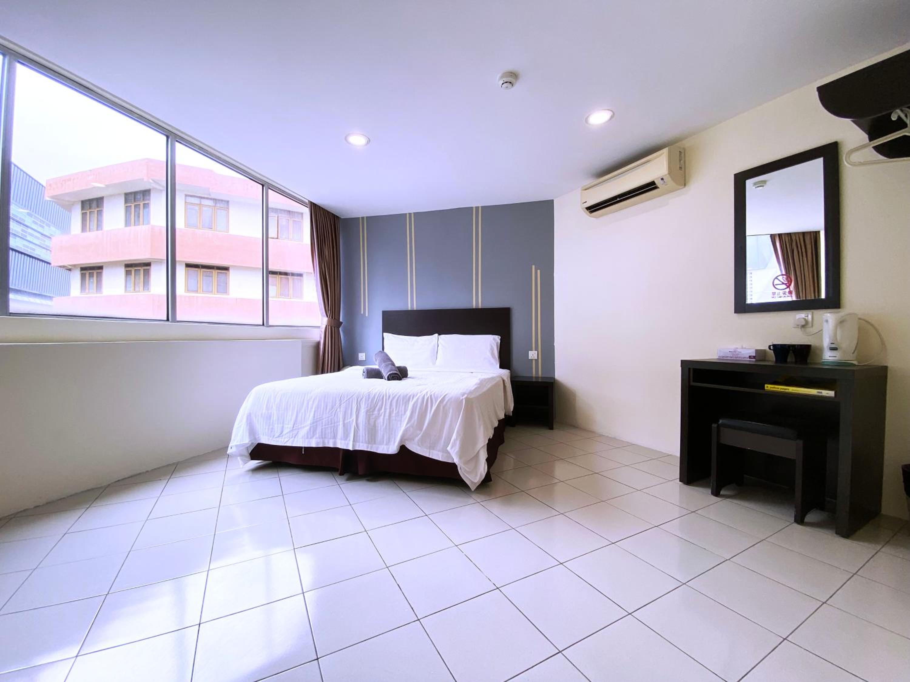 Large Double Room photo 3