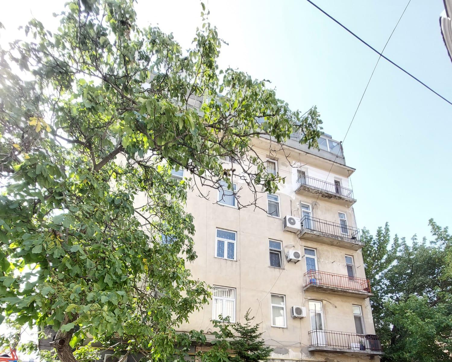One-Bedroom Apartment - Photo 4