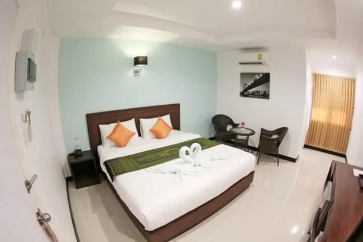 Deluxe King Room