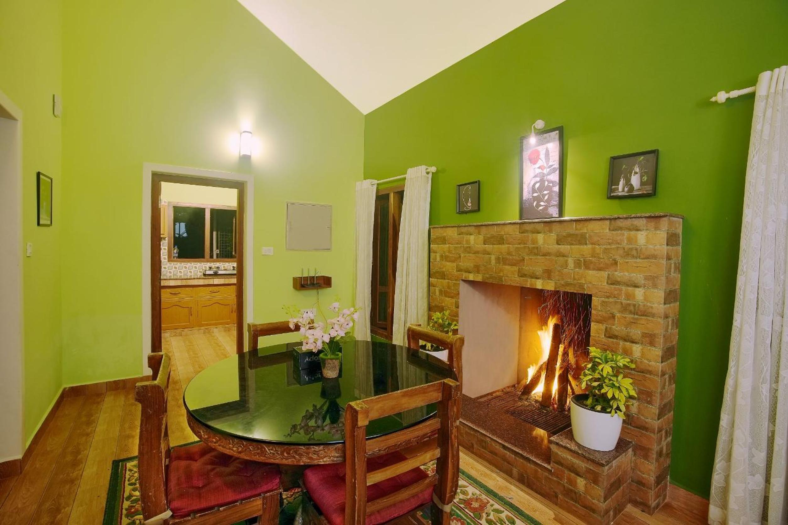 Apartment with Mountain View photo 3