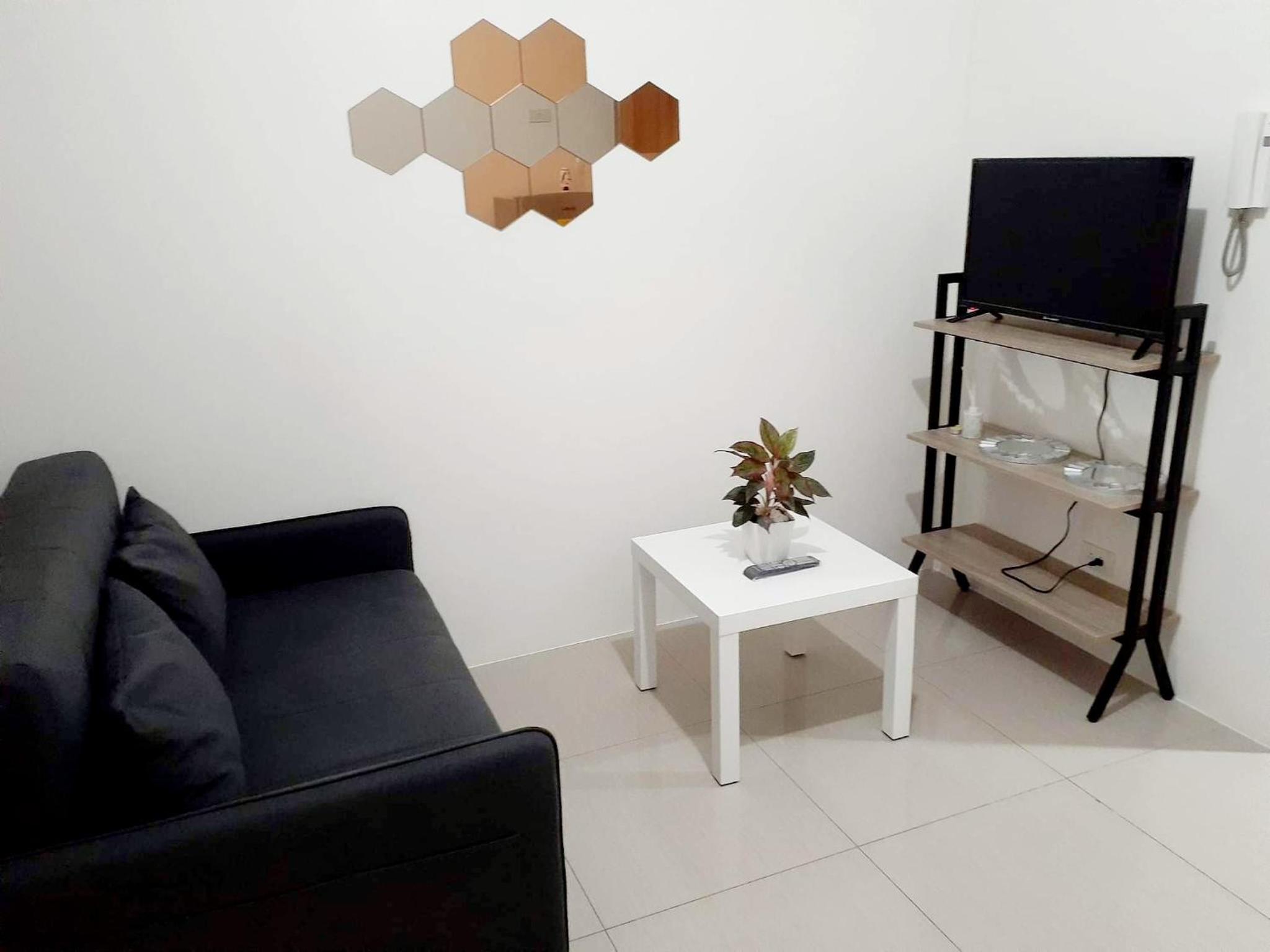 One-Bedroom Apartment - Photo 11