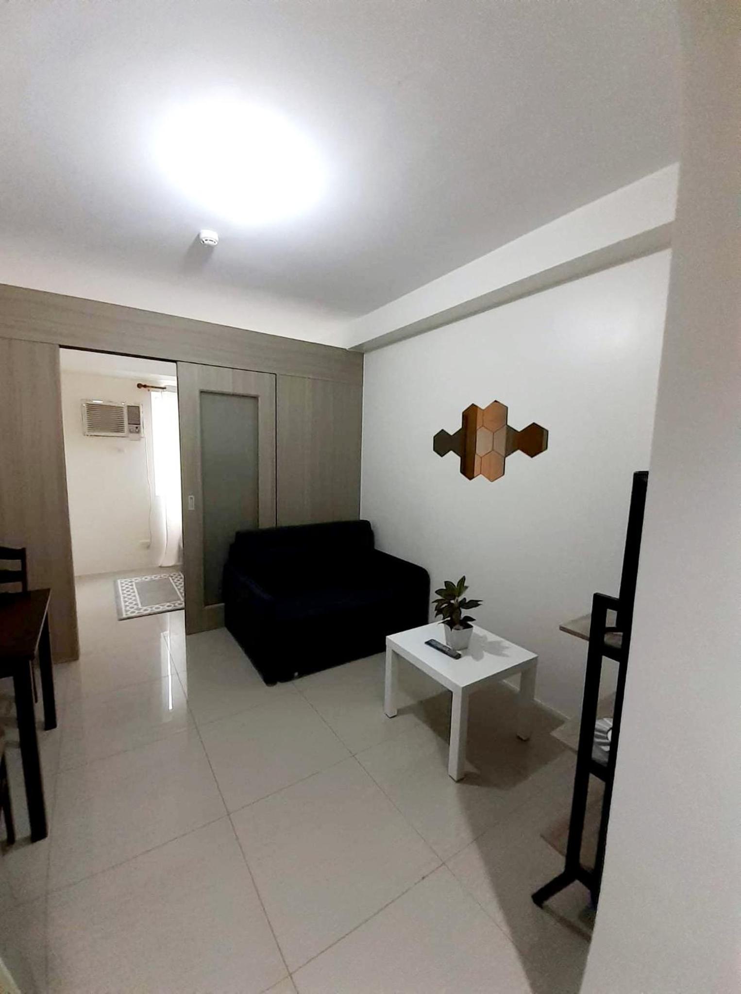 One-Bedroom Apartment - Photo 9