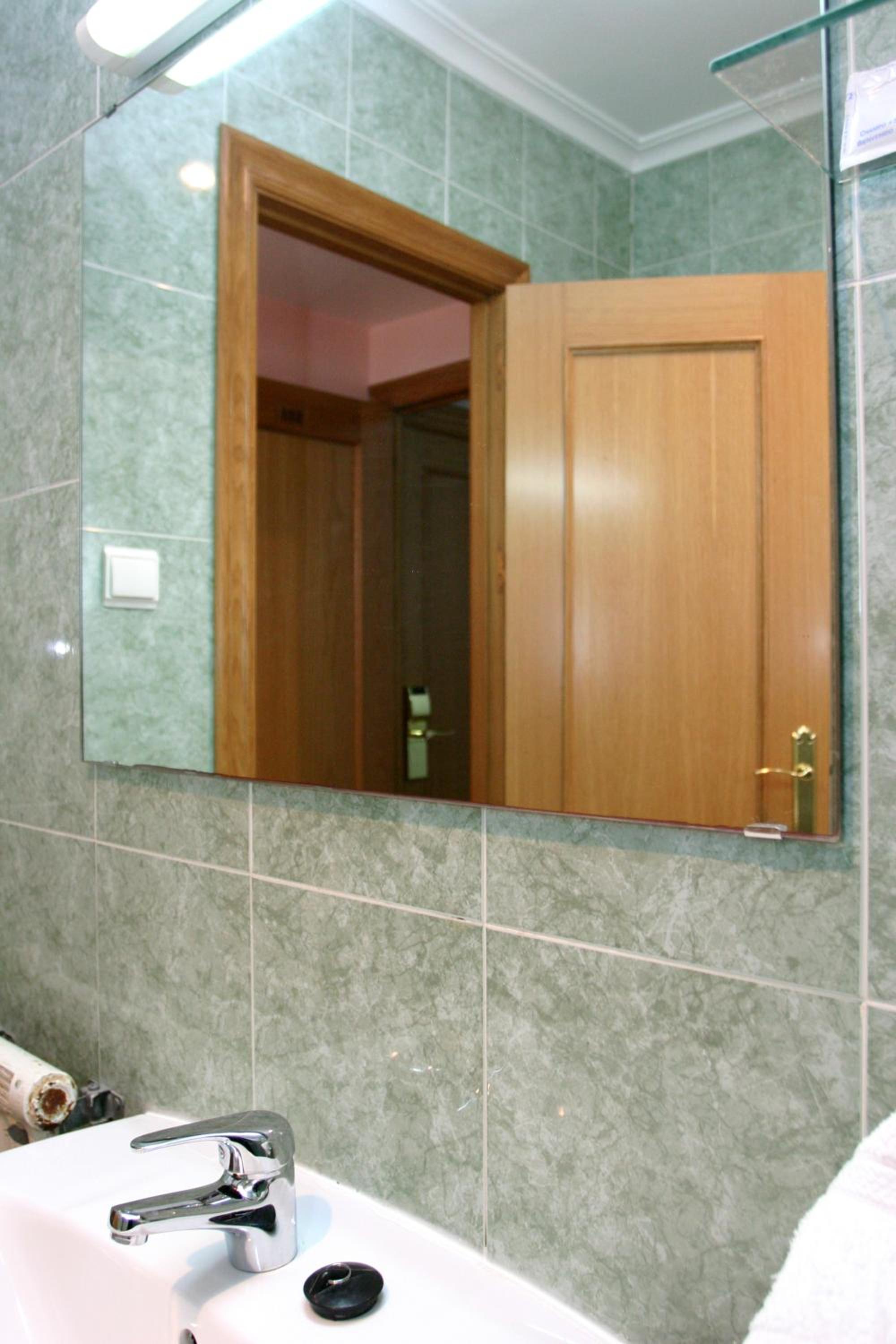Double or Twin Room - Photo 3
