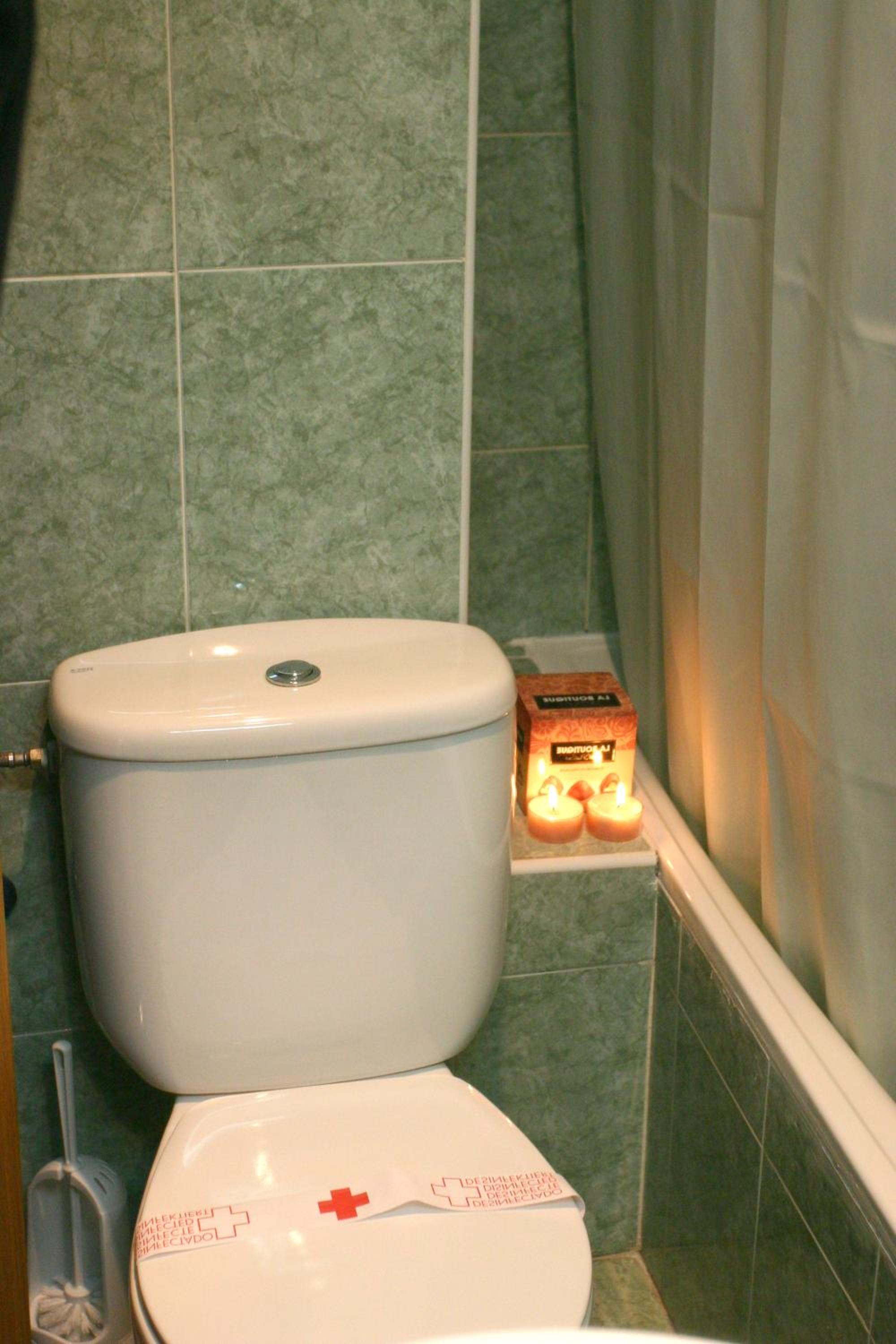 Double or Twin Room - Photo 4