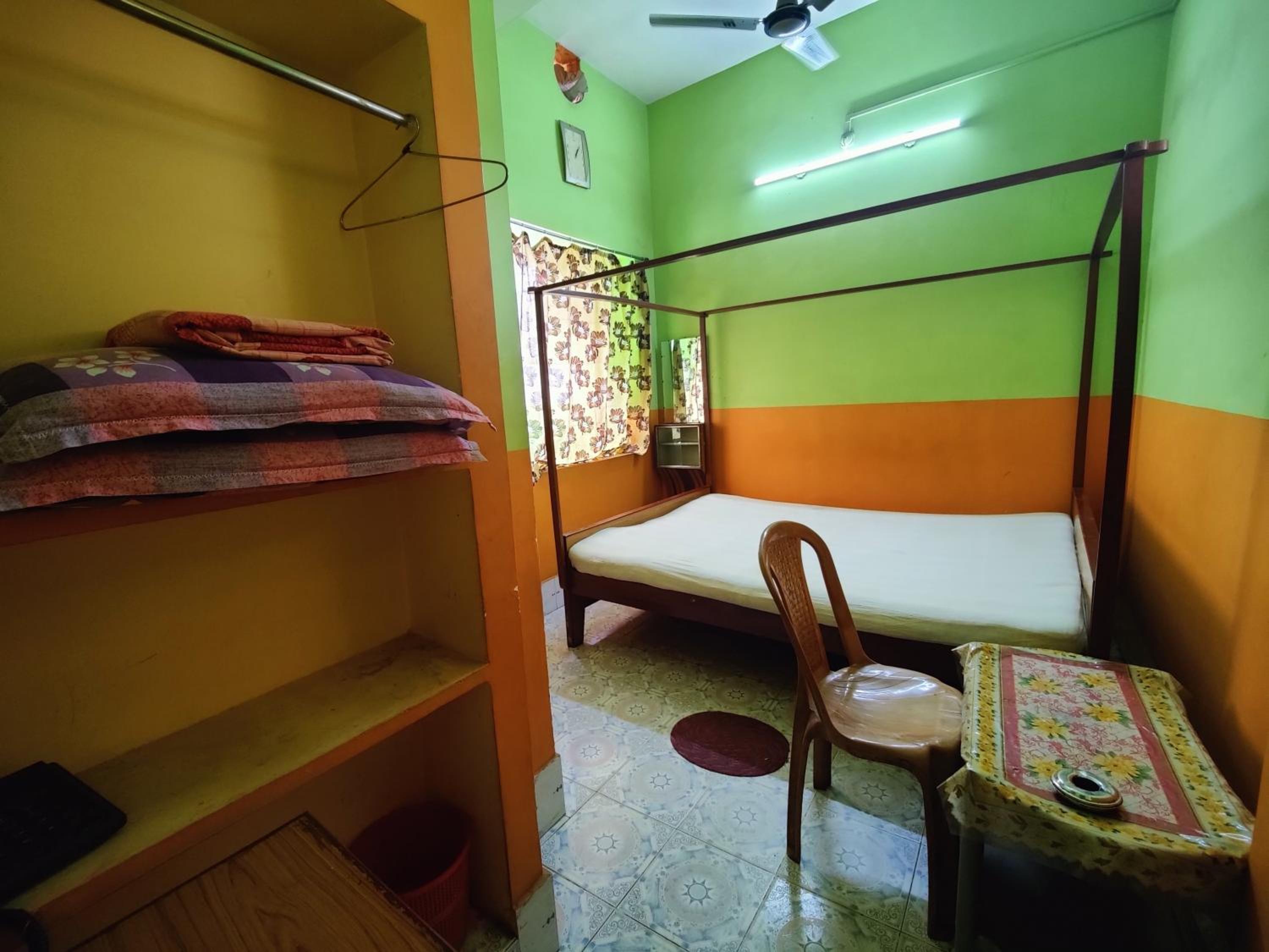 Deluxe Room (2 Adults + 1 Child) - Photo 3