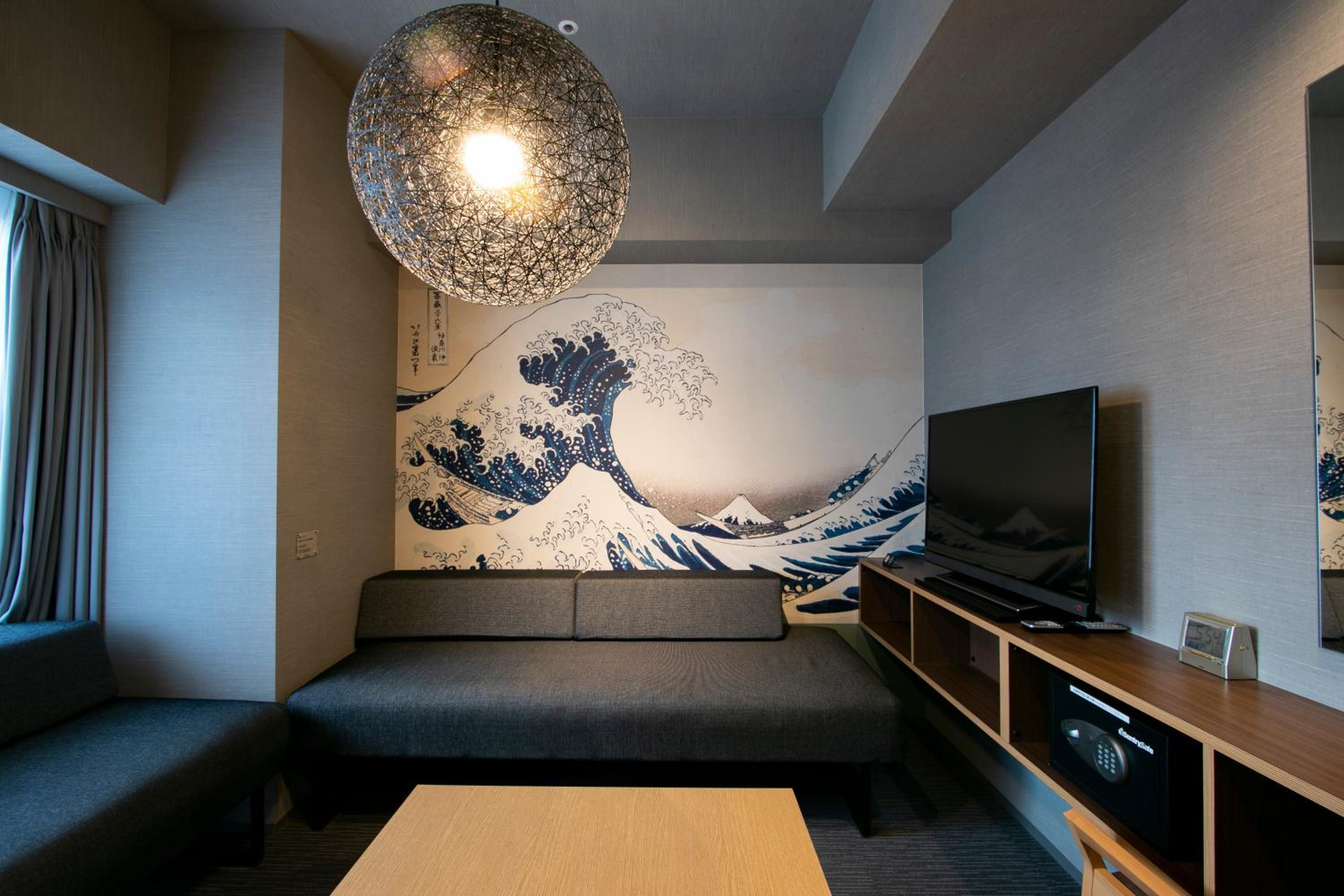 Superior Family Loft Bedroom thumbnail 5