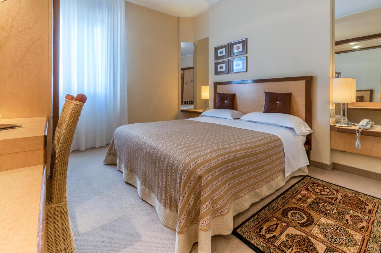 Classic Double or Twin Room - Photo 5