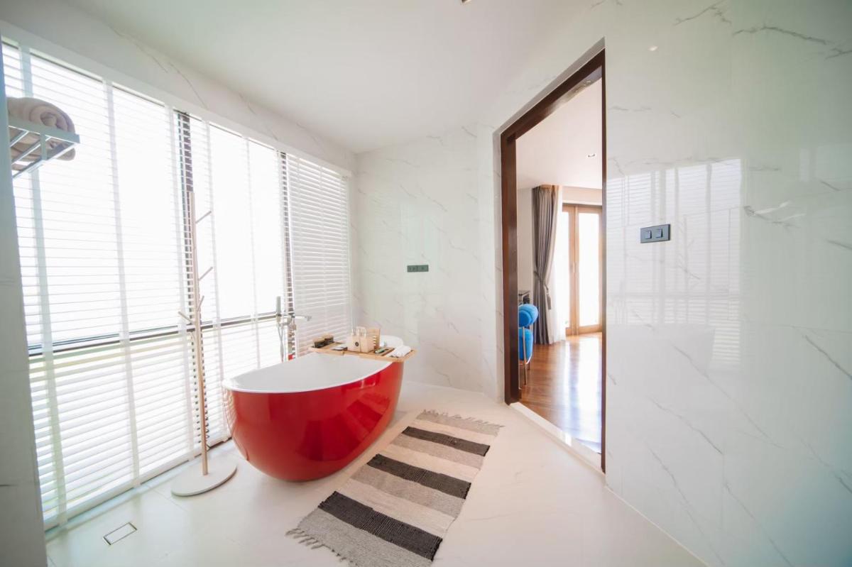 One-Bedroom Villa - Photo 12