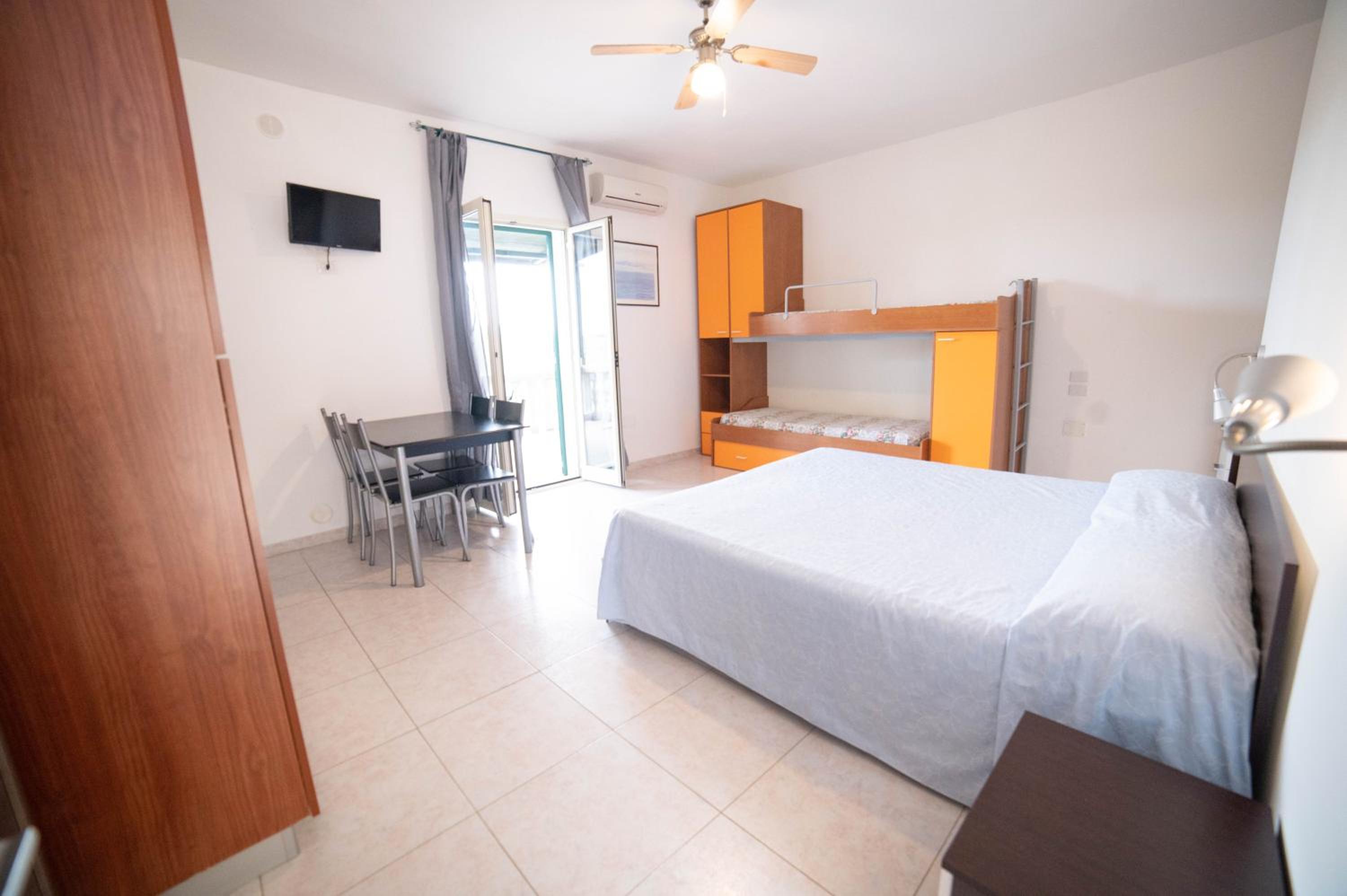 Studio (4 Adults)