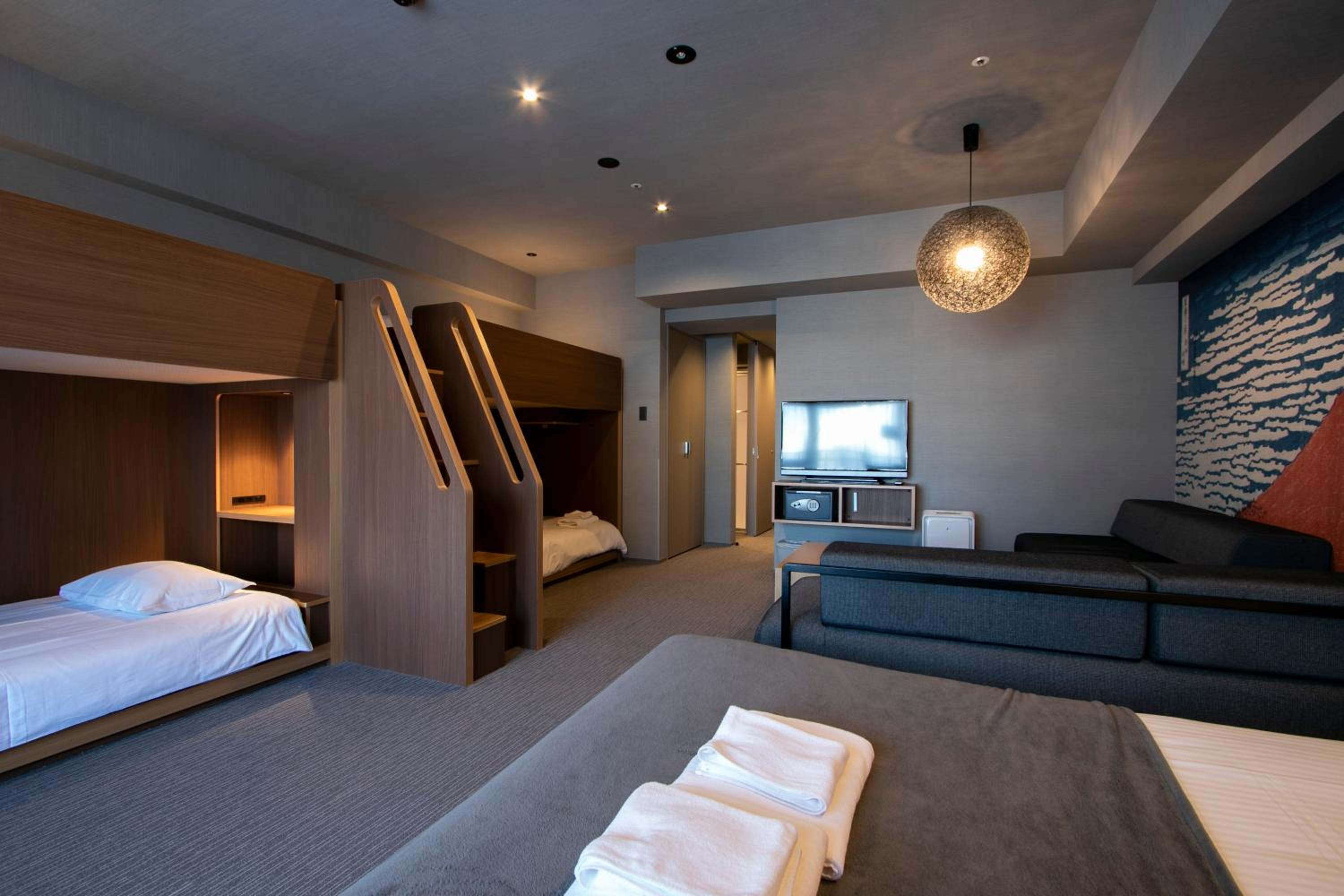 Deluxe Family Loft Bed & Queen Room