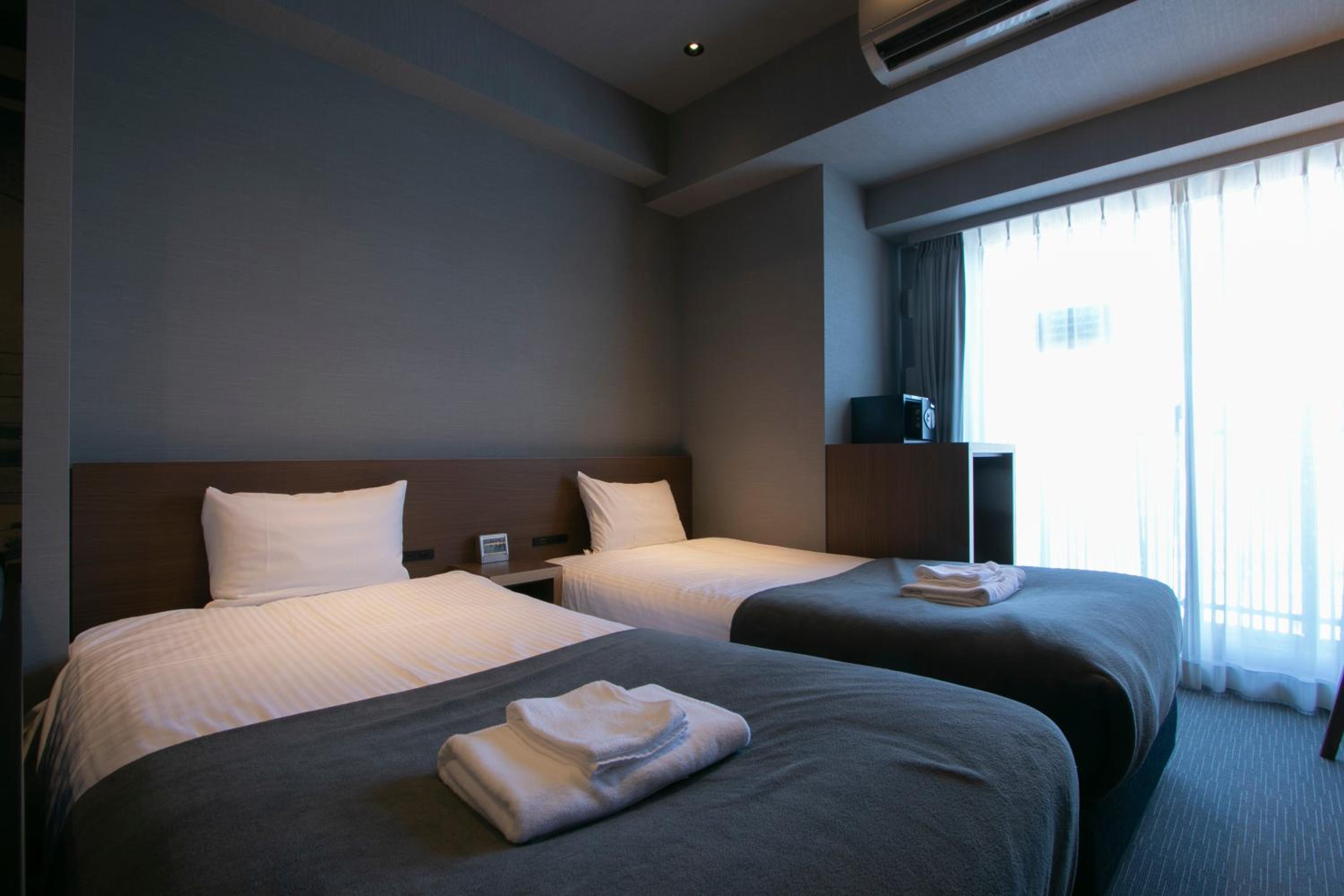 Moderate Twin Room thumbnail 5
