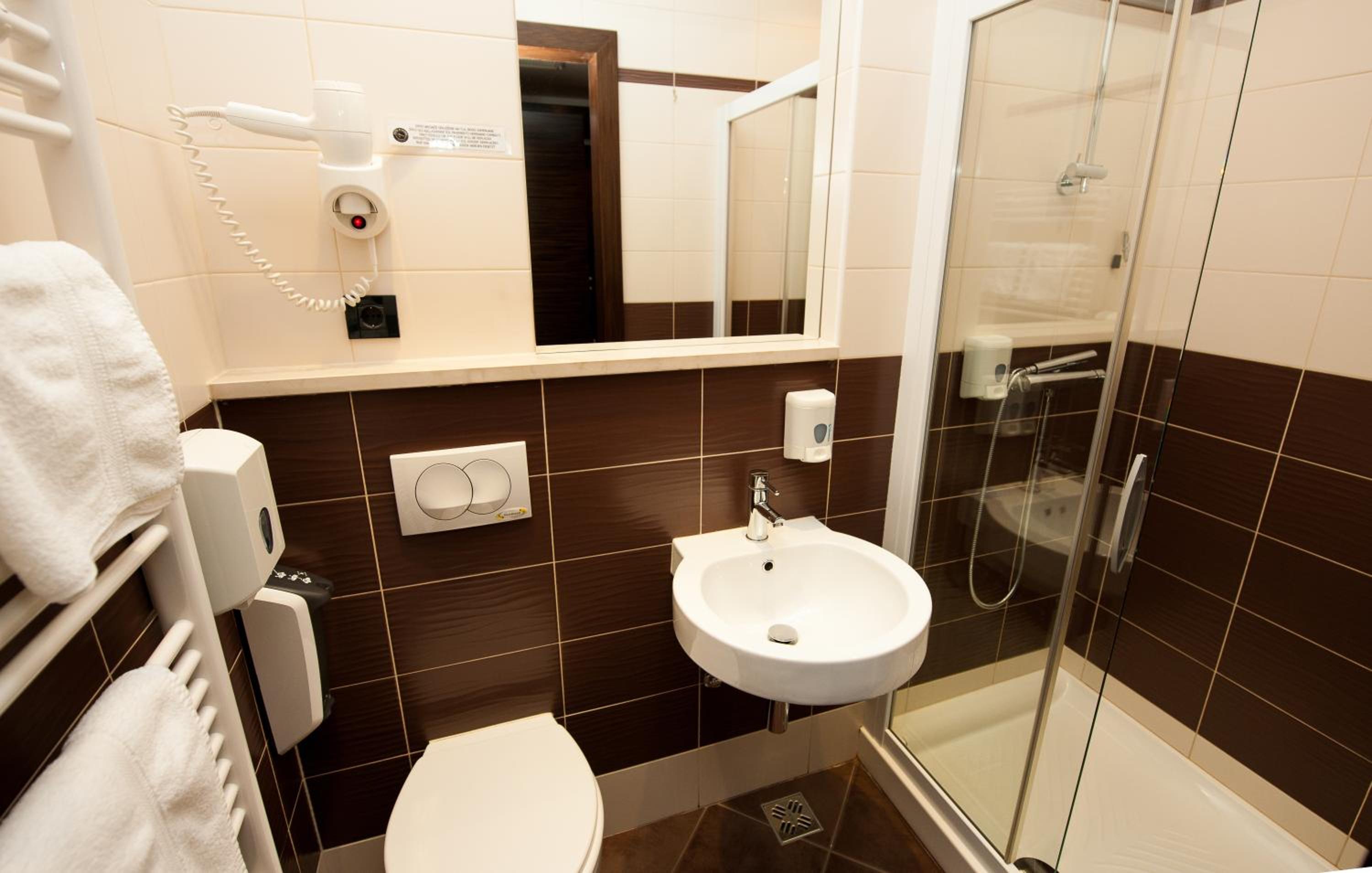 One-Bedroom Suite - Photo 1