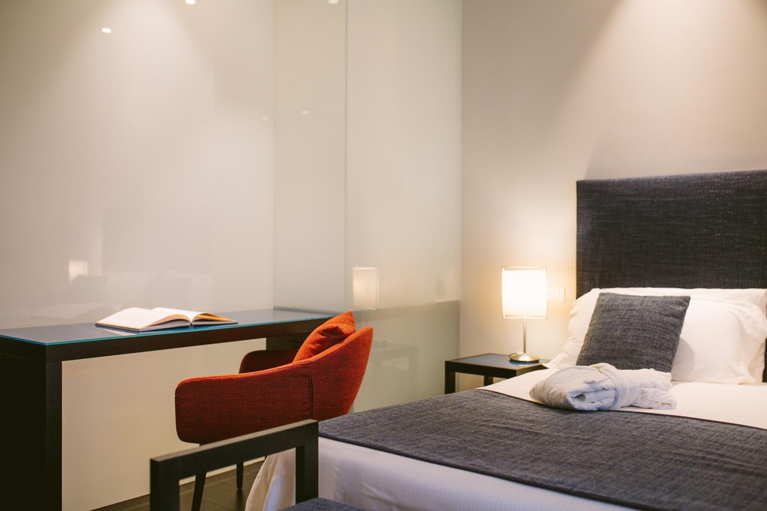 Deluxe Double Room with Balcony  photo 3